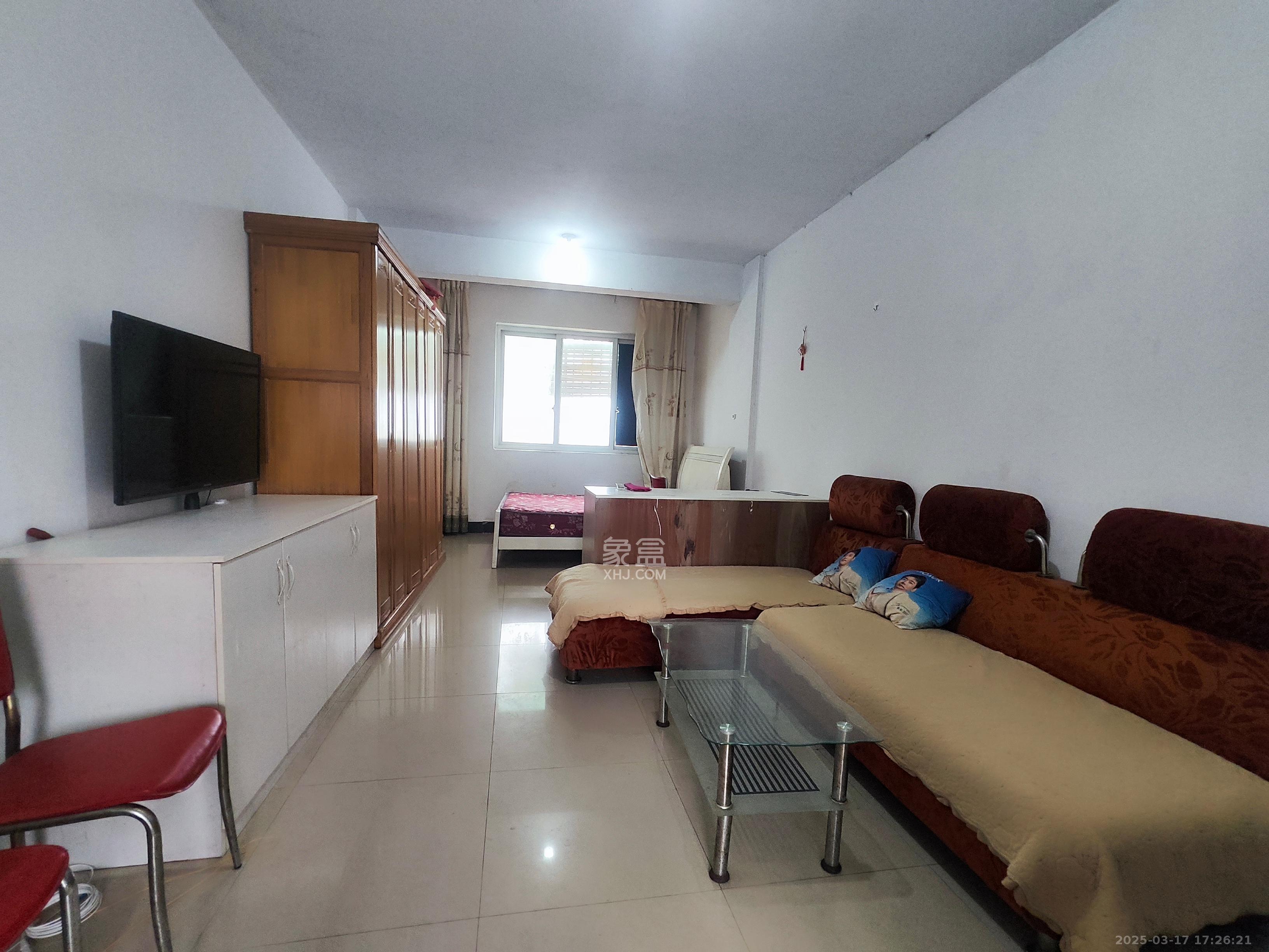 紫云轩 1室1厅1卫 1300.0元/月 紫云轩 1室1厅1卫 1300.0元/月室内图