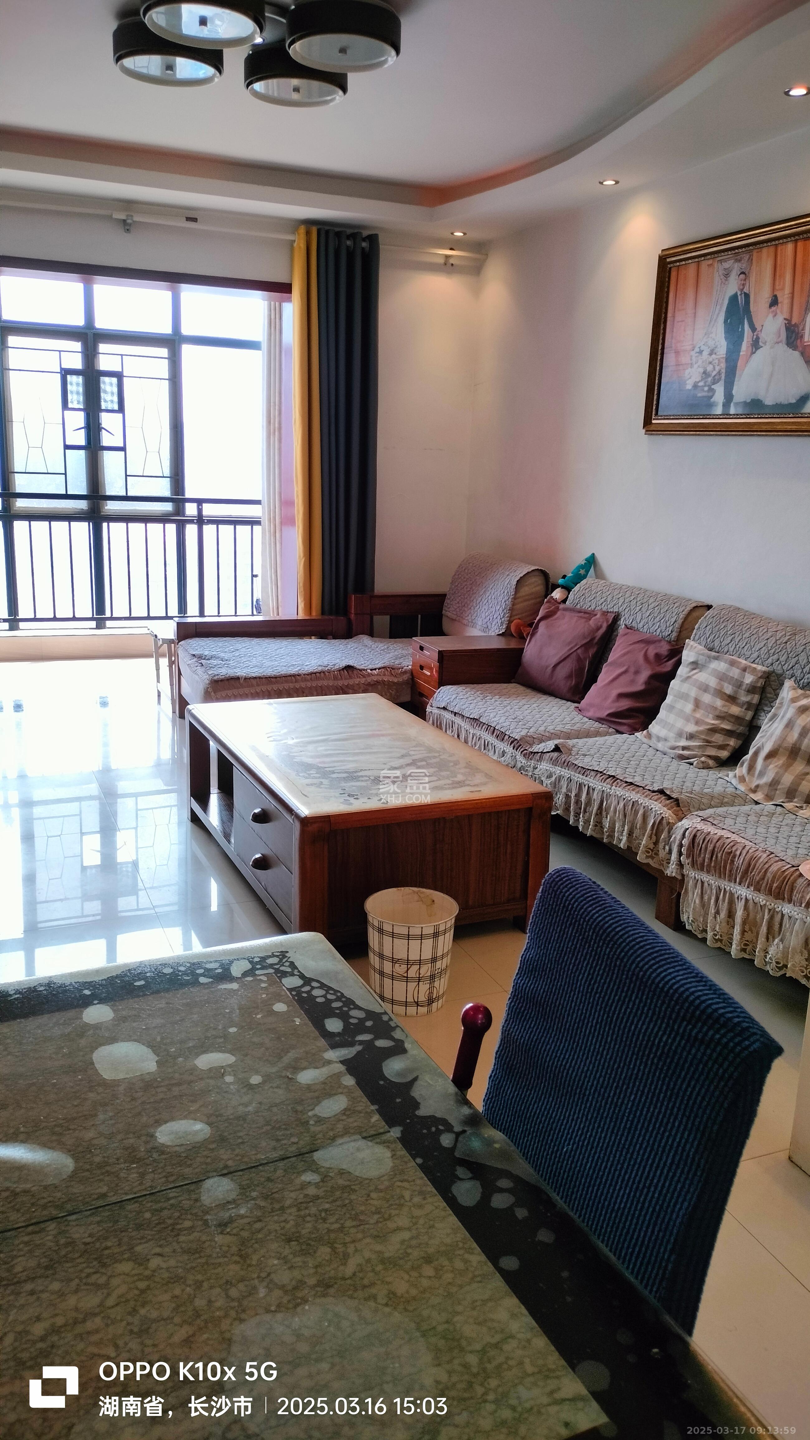山水华景  3室2厅2卫   2500.00元/月室内图1
