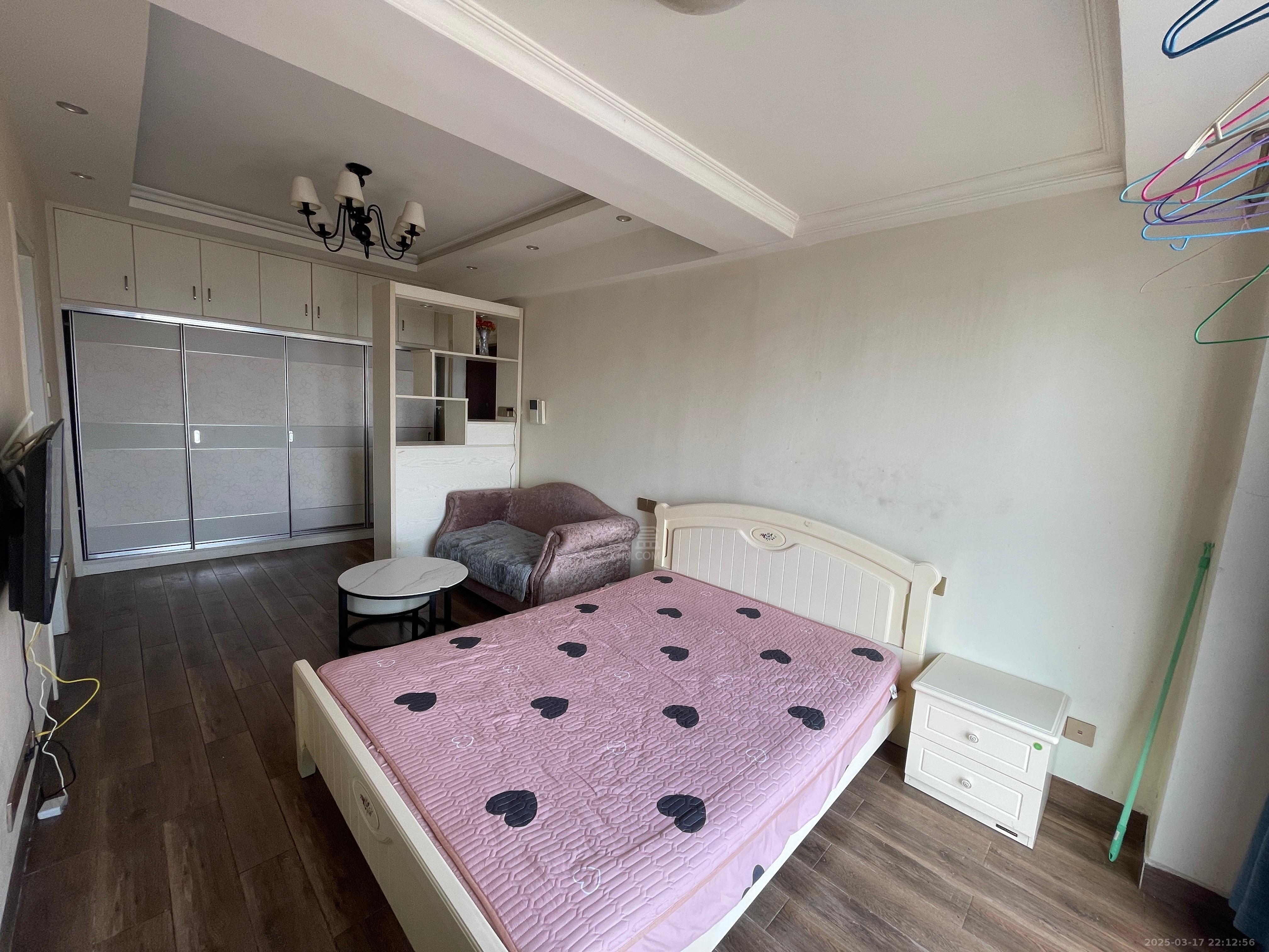 中建御山和苑  1室1厅1卫   1300.00元/月室内图