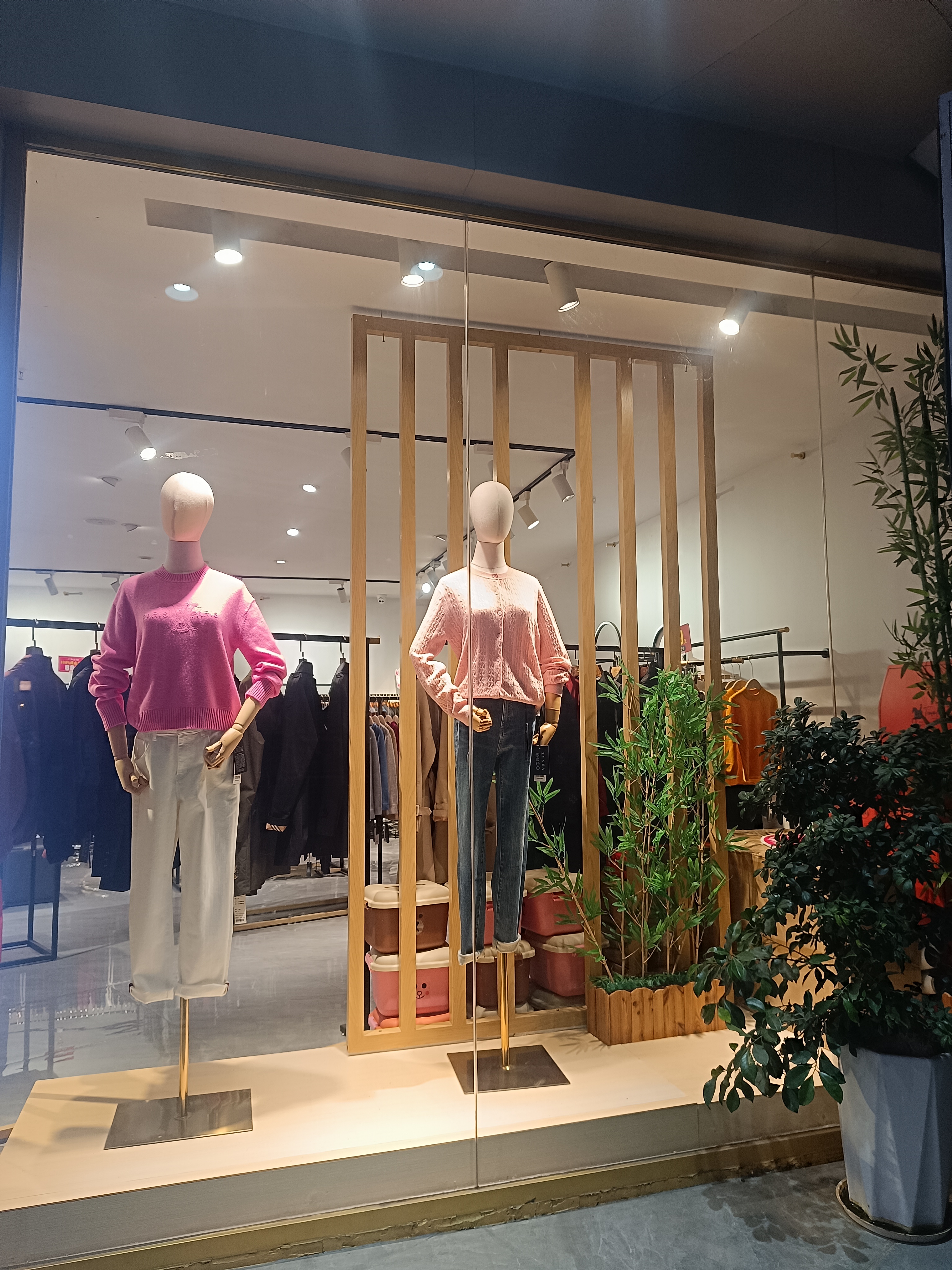 春园步行街--钻石街 1室0厅0卫 158.0万 春园步行街--钻石街 1室0厅0卫 158.0万客厅