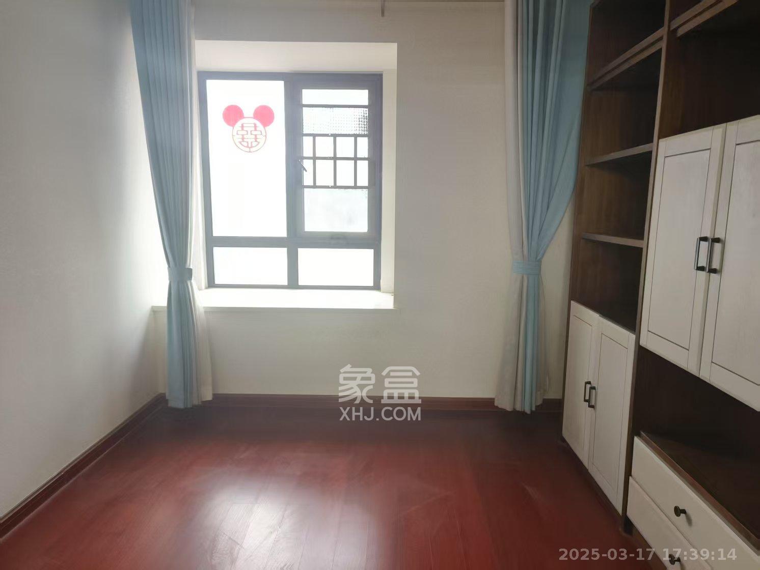 中海国际二期 3室2厅2卫 2200.0元/月 中海国际二期 3室2厅2卫 2200.0元/月室内图