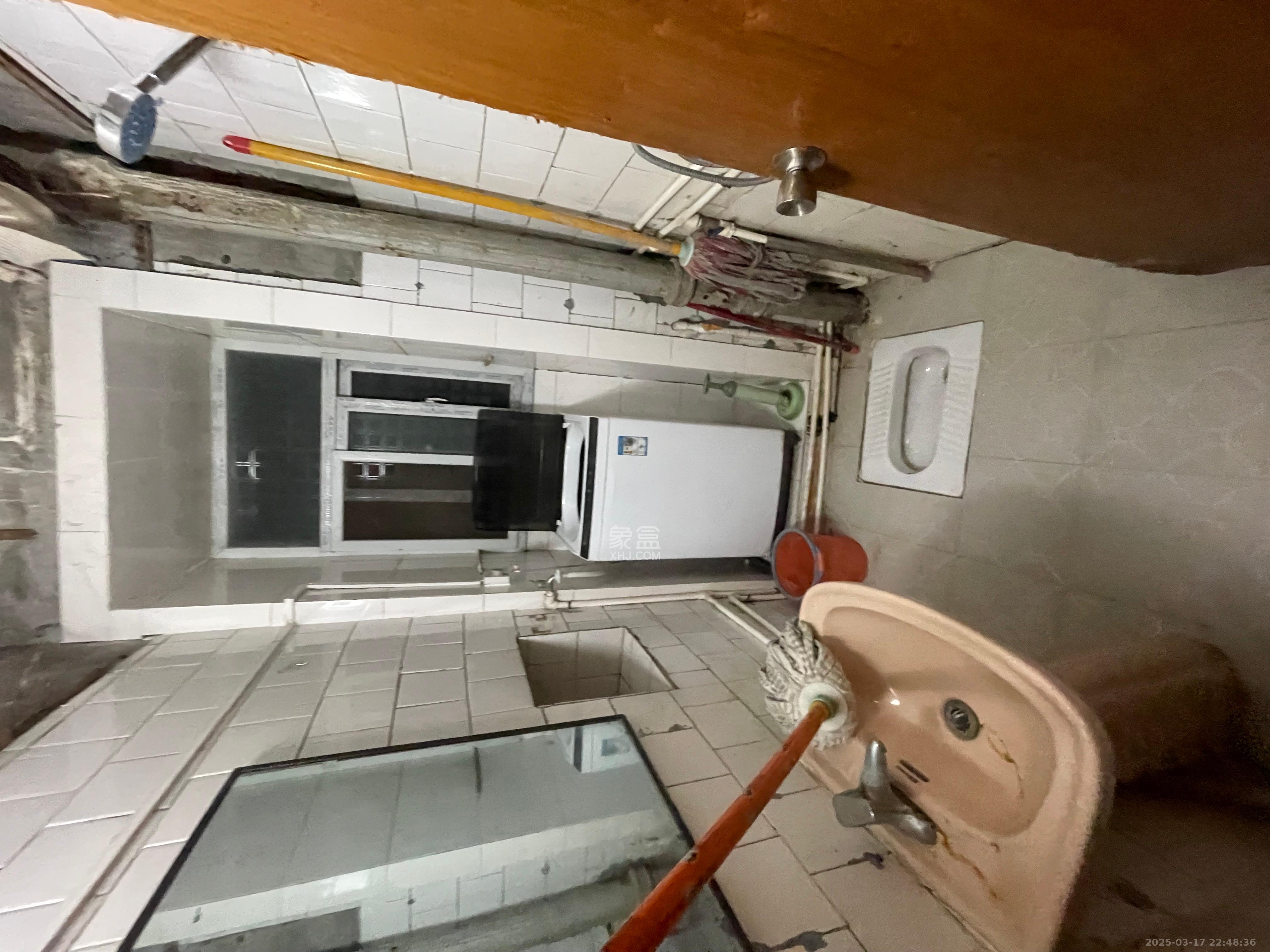 先福安置小区 1室0厅0卫 1000.0元/月 先福安置小区 1室0厅0卫 1000.0元/月室内图