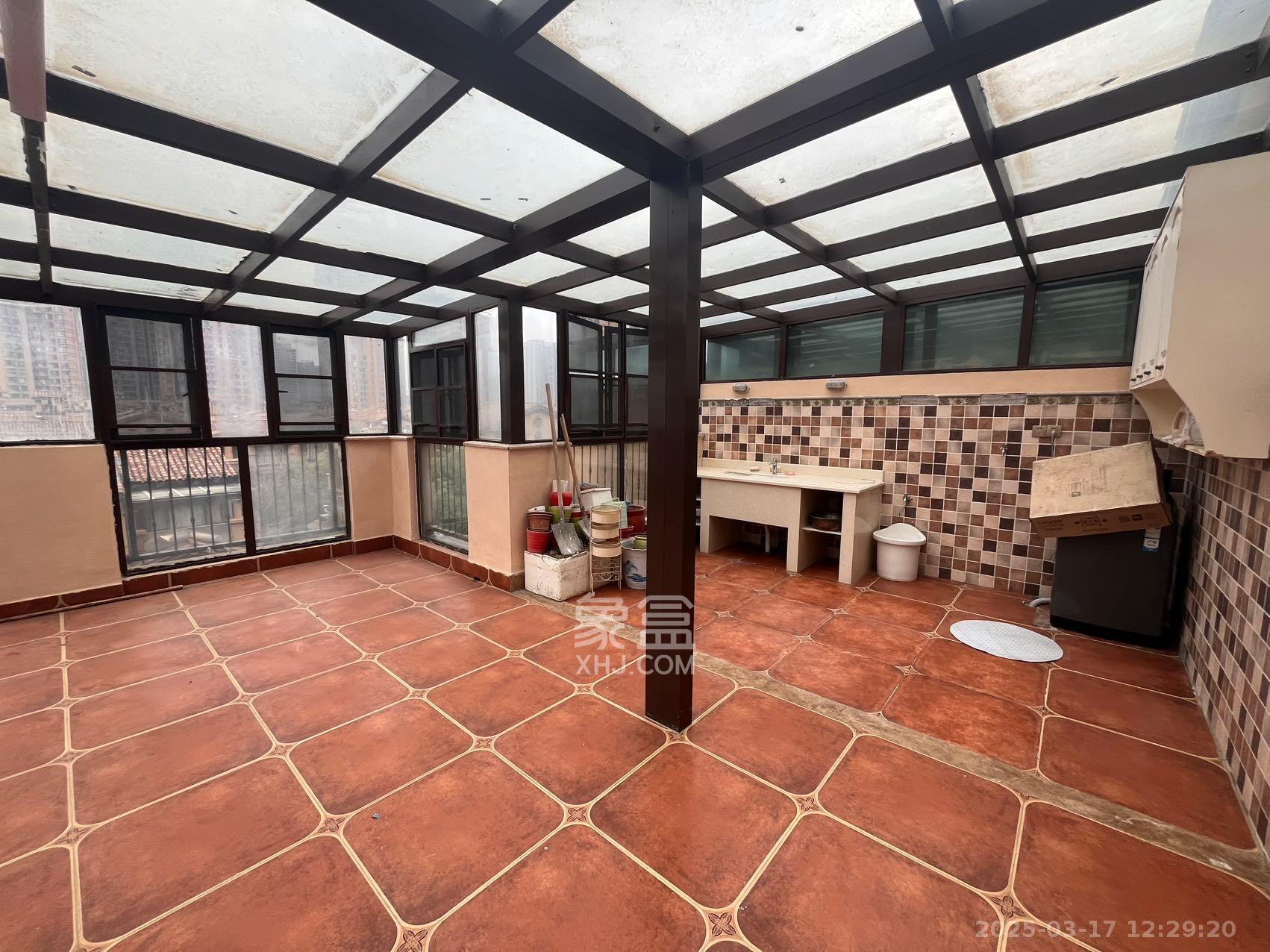 融科檀香山(融科紫檀、香山国际) 6室2厅3卫 13000.0元/月 融科檀香山(融科紫檀、香山国际) 6室2厅3卫 13000.0元/月室内图