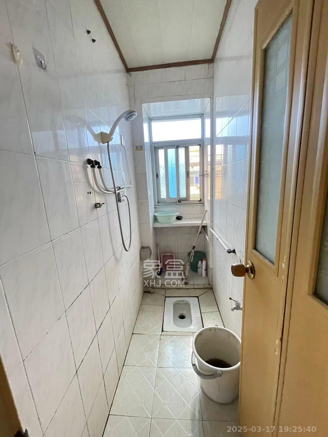 红旗区四片 1室0厅0卫 1300.0元/月 红旗区四片 1室0厅0卫 1300.0元/月室内图