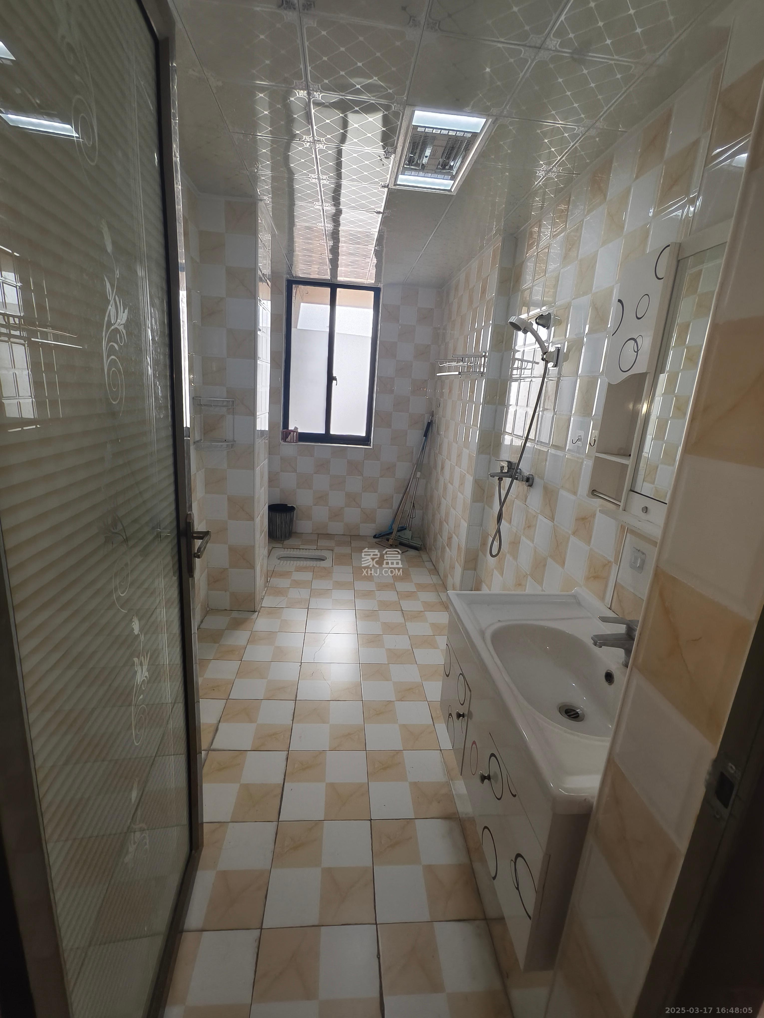 夏威夷碧水春城(碧桂园城市花园) 3室2厅2卫 2000.0元/月 夏威夷碧水春城(碧桂园城市花园) 3室2厅2卫 2000.0元/月室内图