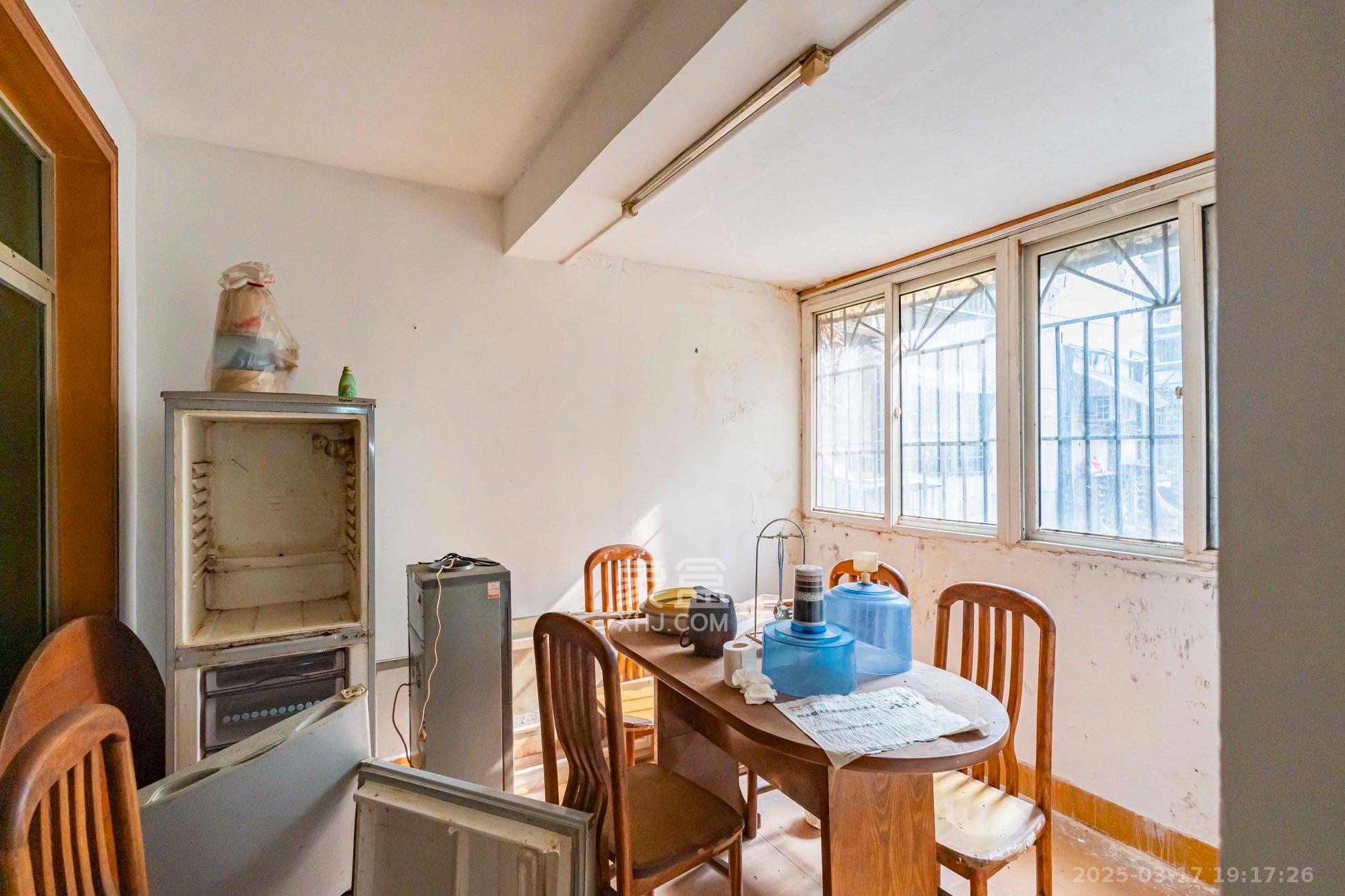 韵景商居 2室1厅1卫 1500.0元/月 韵景商居 2室1厅1卫 1500.0元/月室内图