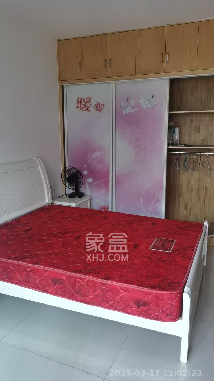 骑龙安置小区  1室1厅1卫    1100.0元/月室内图