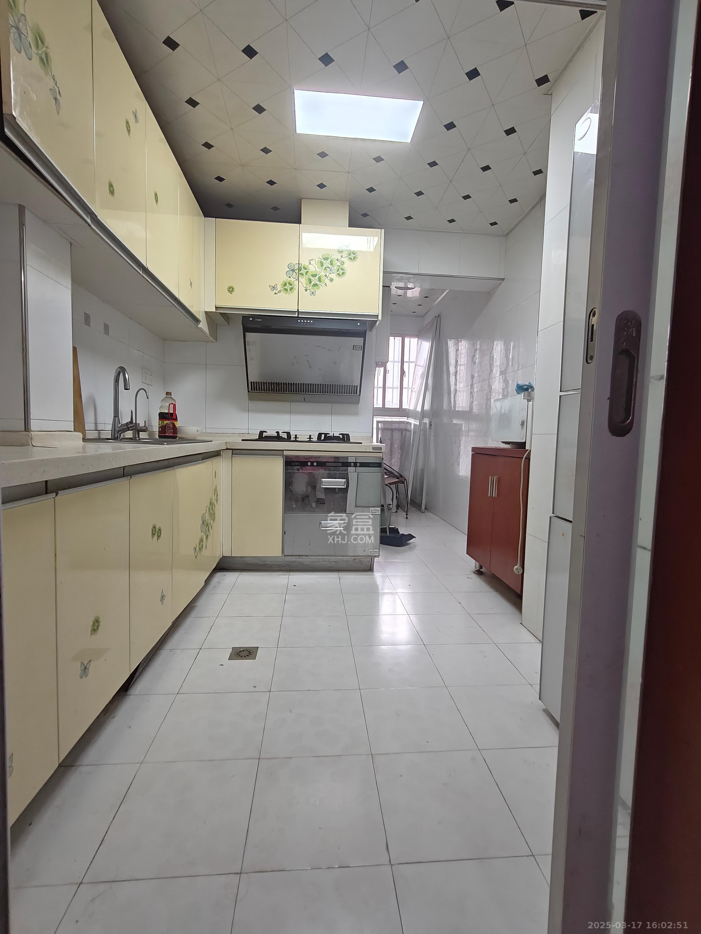 锑都家园  3室2厅2卫    1800.0元/月 锑都家园  3室2厅2卫    1800.0元/月室内图