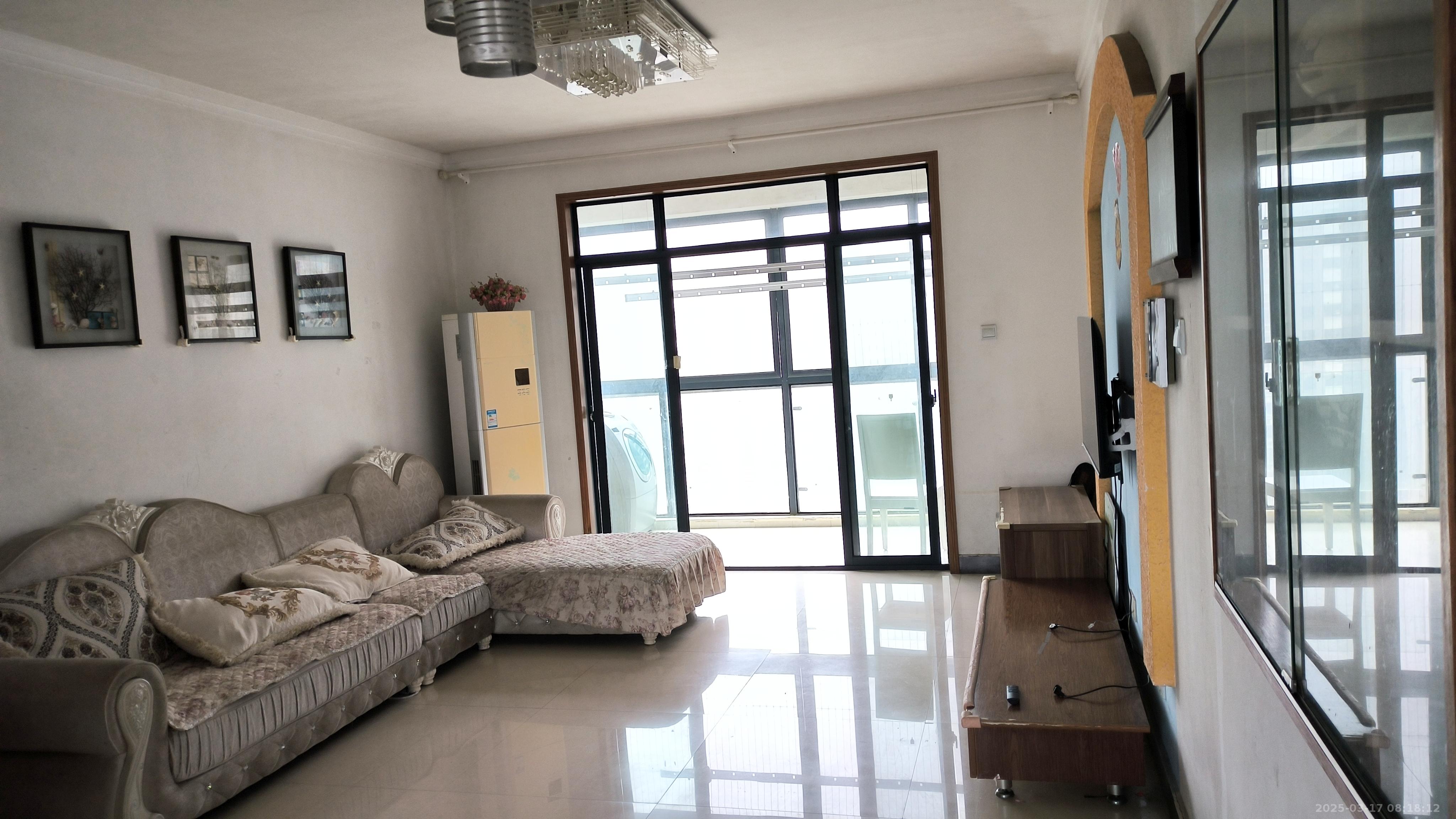 湘江世纪城鸿江苑 3室2厅1卫 2100.0元/月 湘江世纪城鸿江苑 3室2厅1卫 2100.0元/月室内图