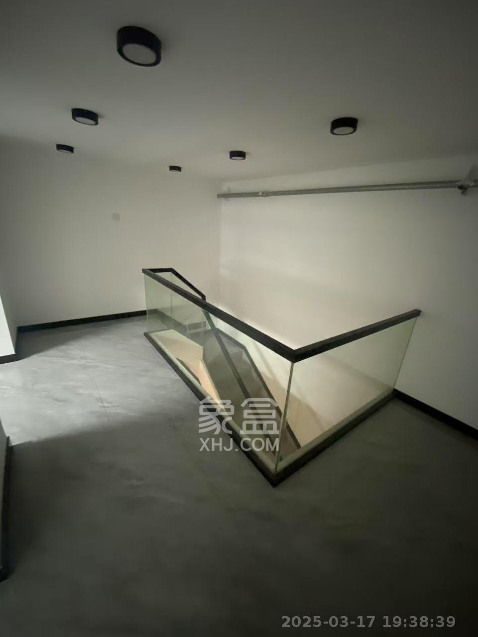 龙湖新壹城 1室1厅1卫 6500.0元/月 龙湖新壹城 1室1厅1卫 6500.0元/月室内图