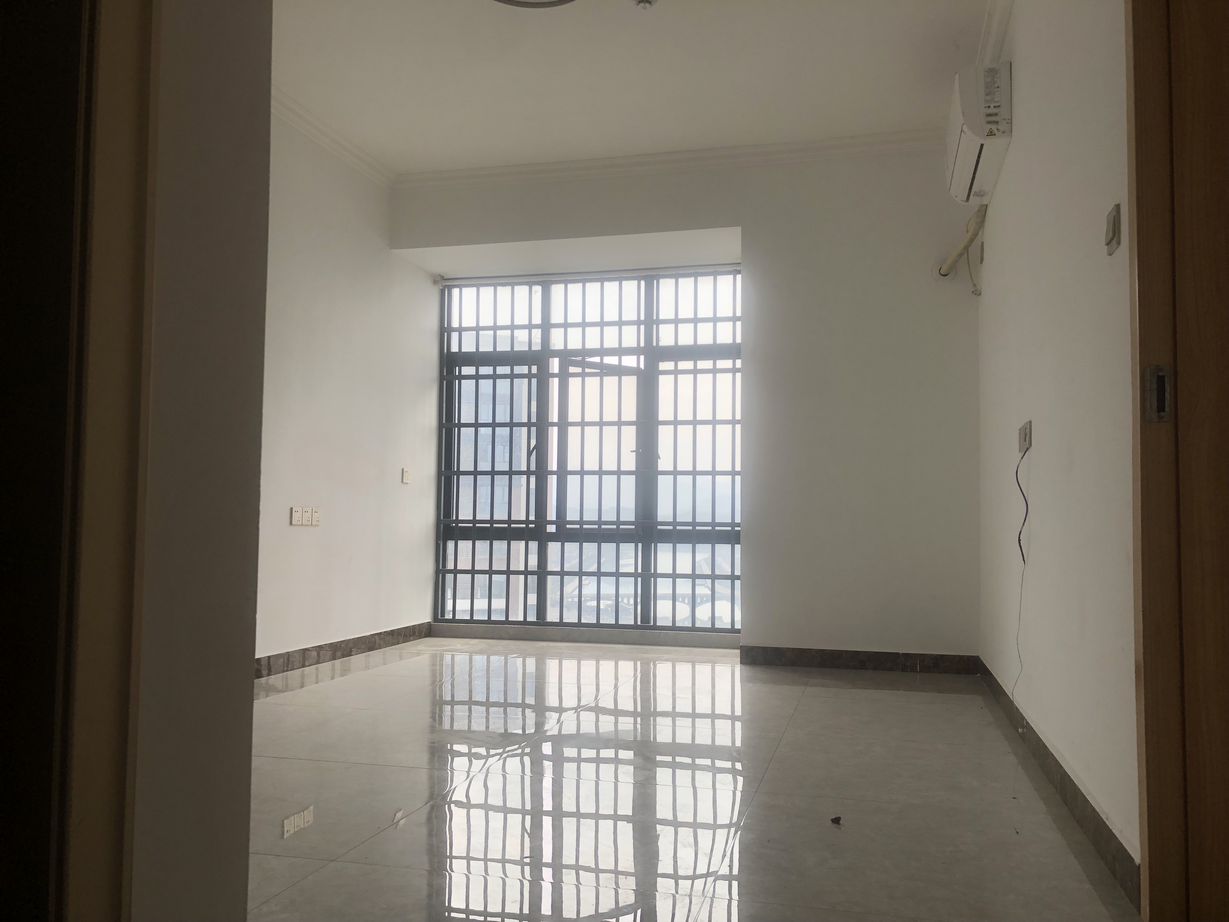 南门口安置小区一期 3室2厅2卫 2500.0元/月 南门口安置小区一期 3室2厅2卫 2500.0元/月室内图