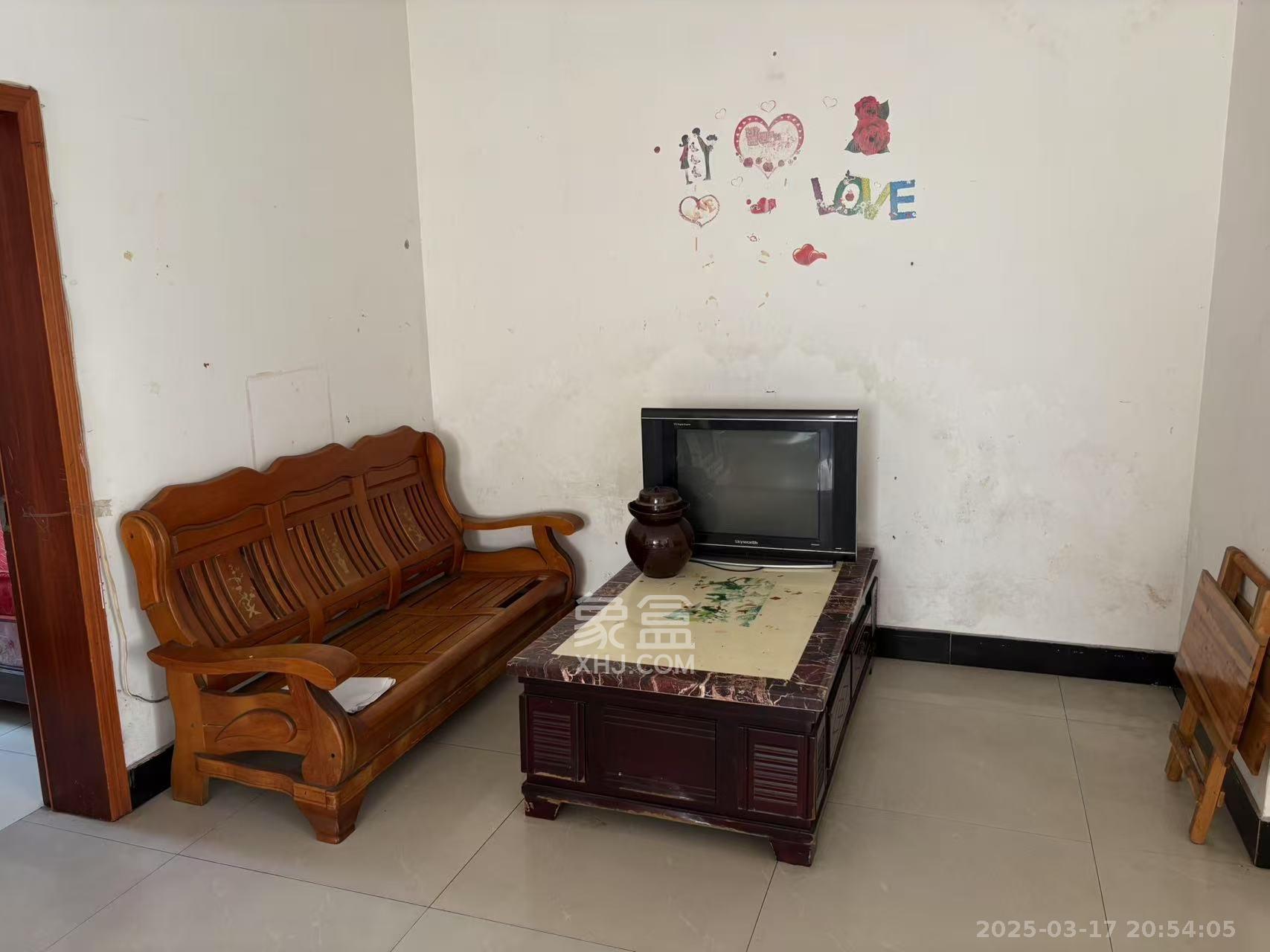 月湖安置小区(马栏山小区) 3室2厅1卫 1600.0元/月 月湖安置小区(马栏山小区) 3室2厅1卫 1600.0元/月室内图