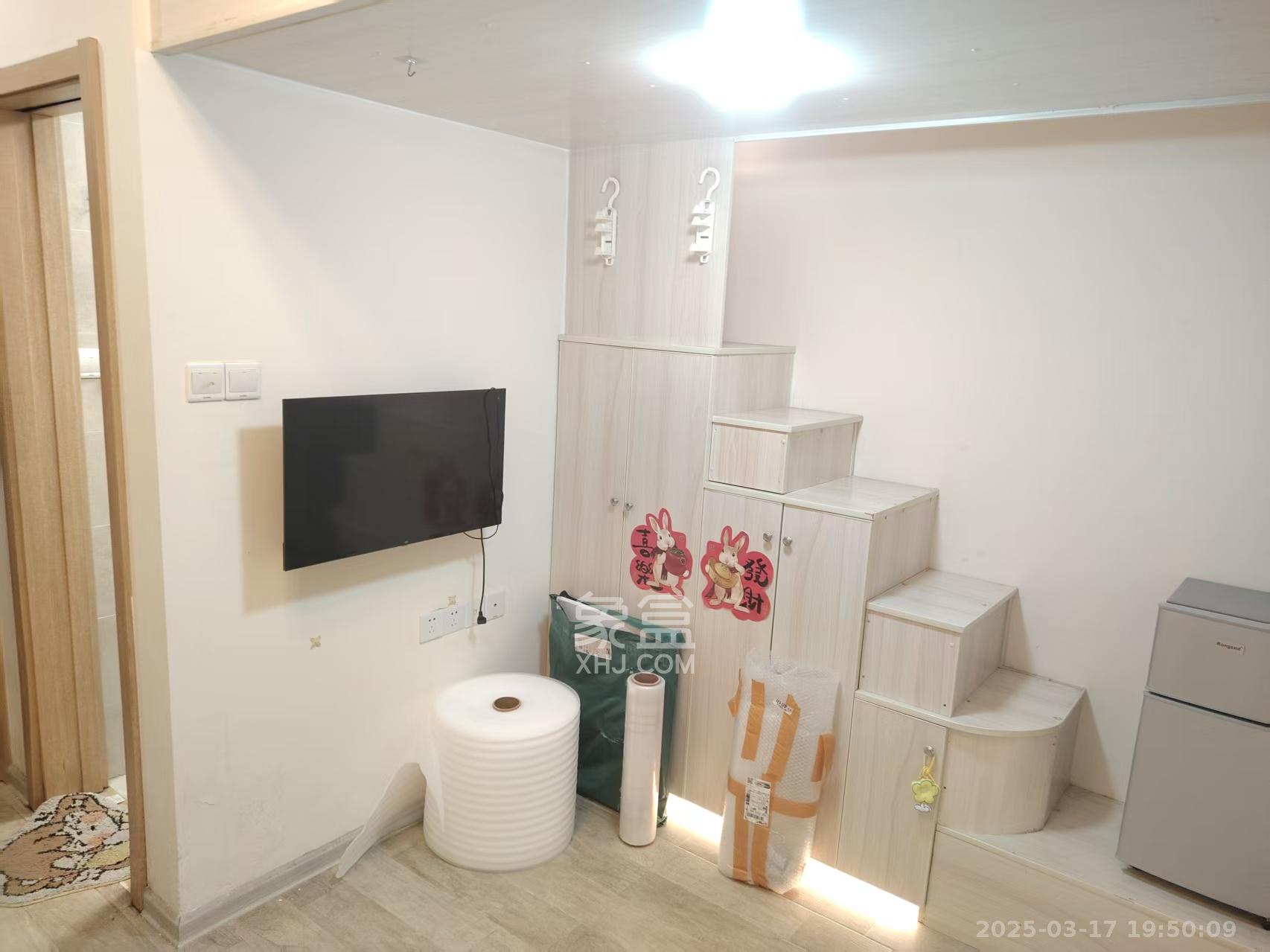 兰亭湾畔 1室1厅1卫 1100.0元/月 兰亭湾畔 1室1厅1卫 1100.0元/月室内图