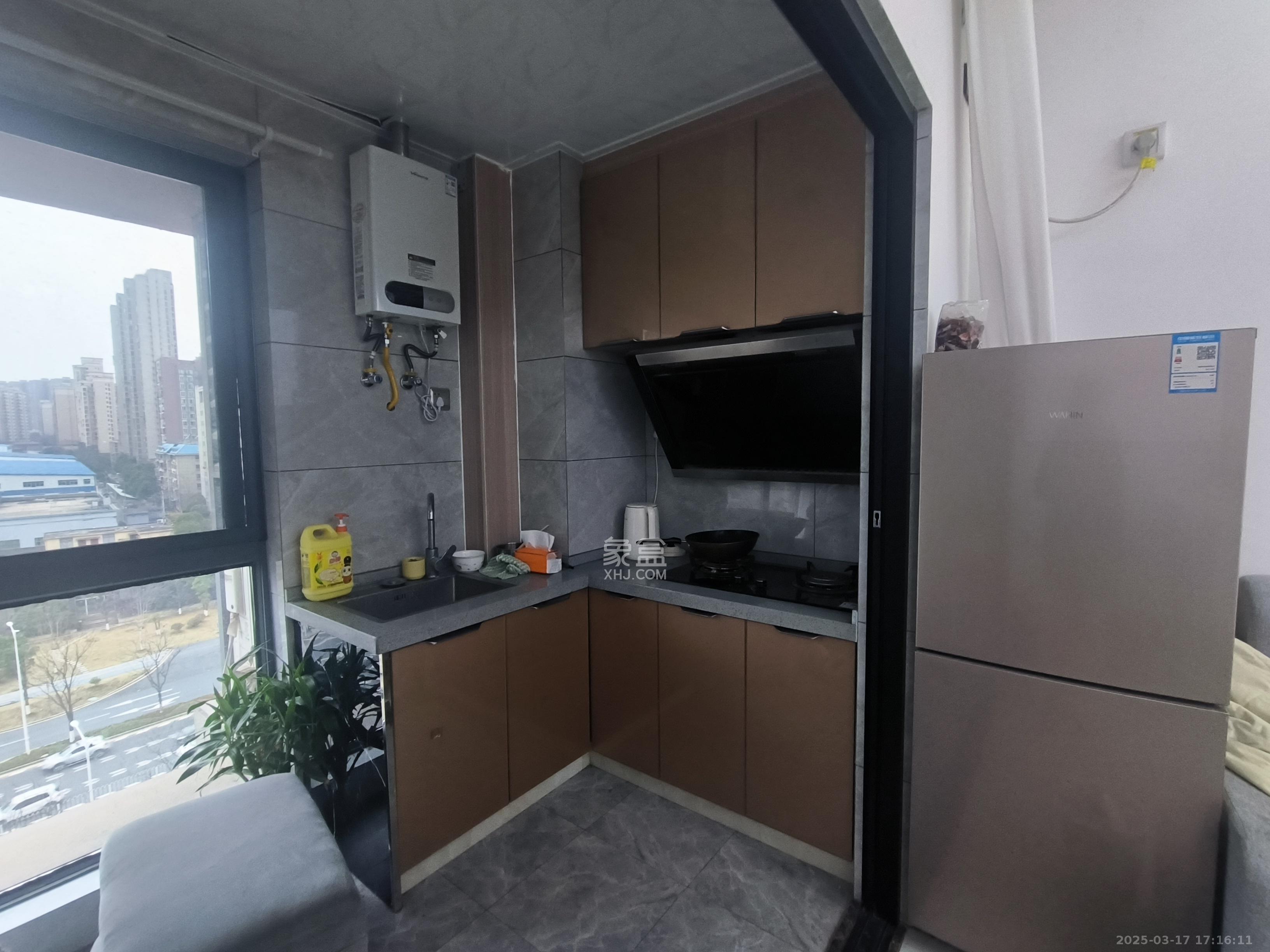 明发国际城  1室1厅1卫    1500.0元/月 明发国际城  1室1厅1卫    1500.0元/月室内图