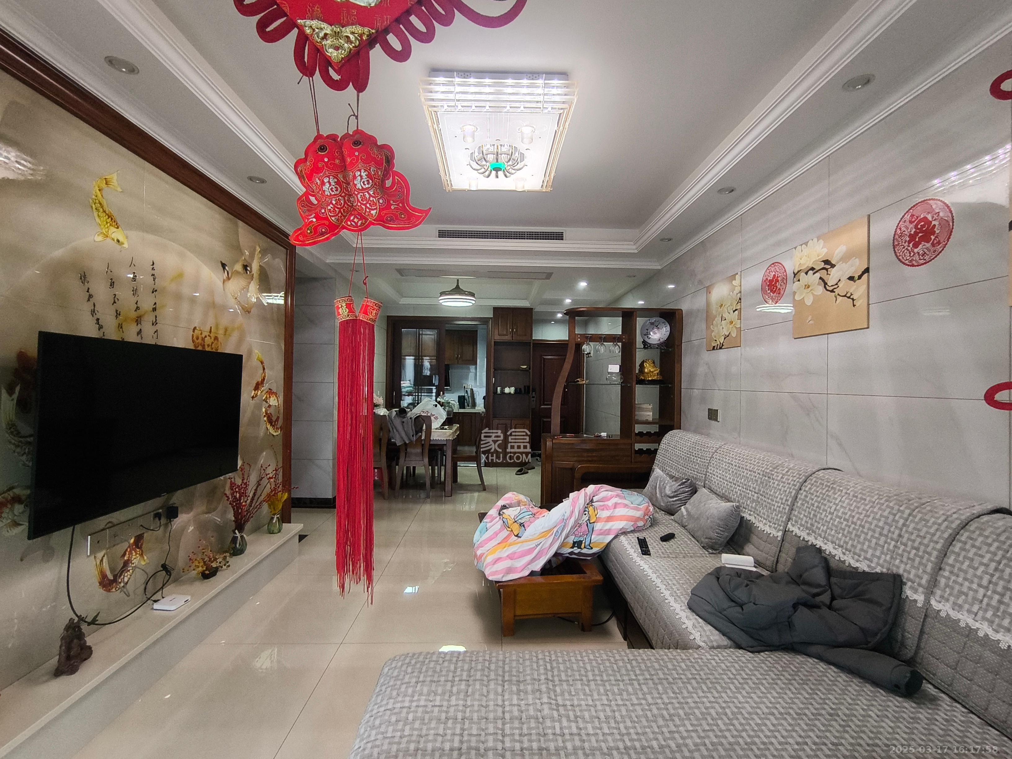 中南国际眼镜城(中伟商业中心) 3室2厅1卫 2400.0元/月 中南国际眼镜城(中伟商业中心) 3室2厅1卫 2400.0元/月室内图