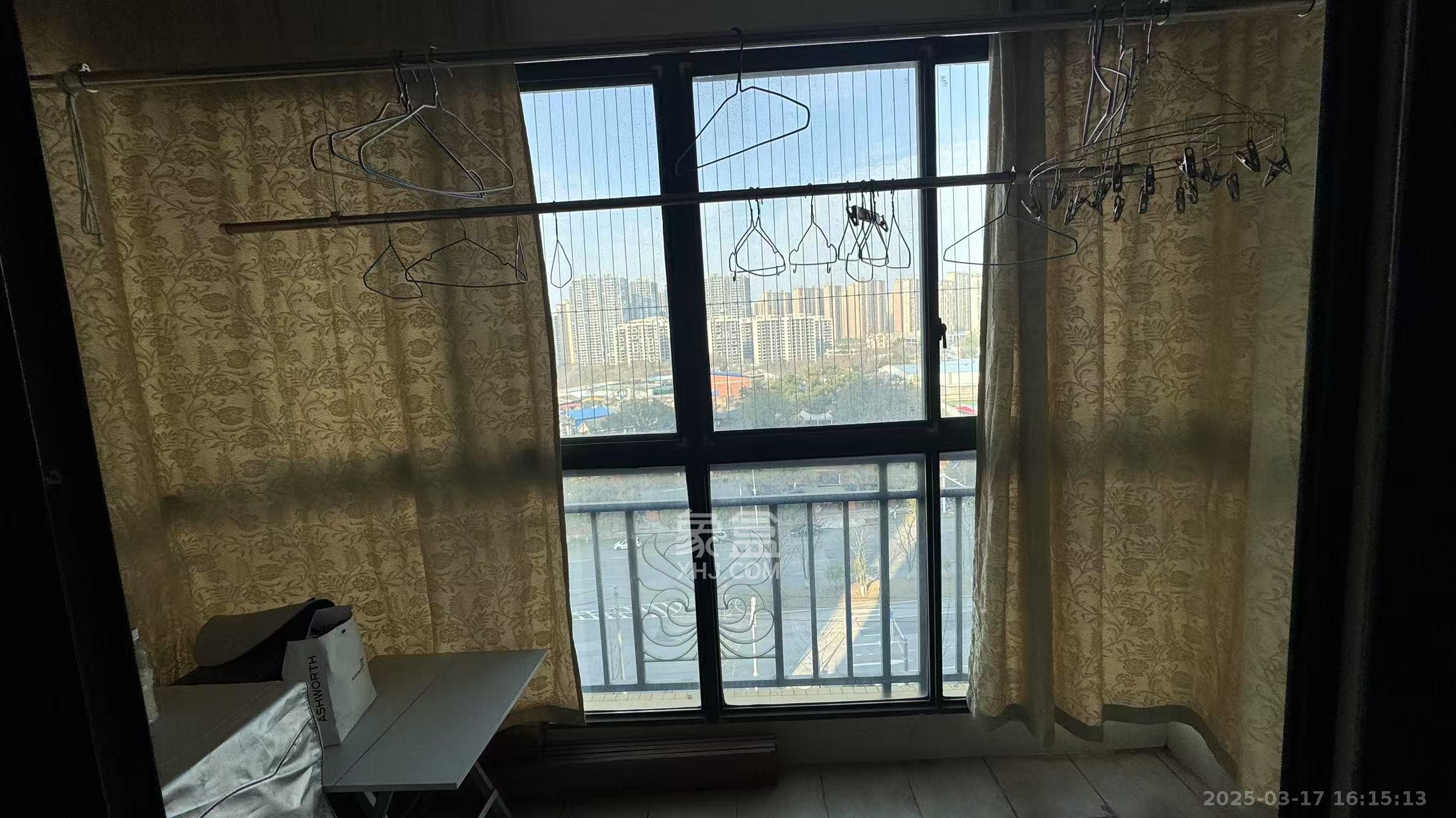 恒大雅苑 3室2厅2卫 2600.0元/月 恒大雅苑 3室2厅2卫 2600.0元/月室内图