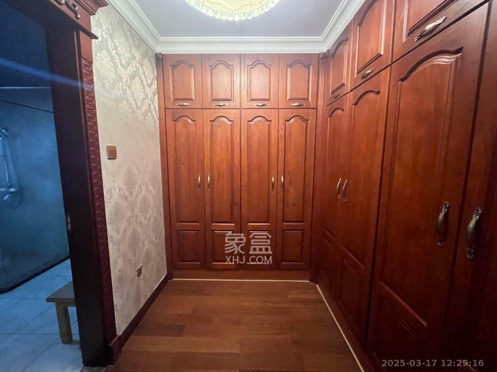 融科檀香山(融科紫檀、香山国际) 6室2厅3卫 13000.0元/月 融科檀香山(融科紫檀、香山国际) 6室2厅3卫 13000.0元/月室内图