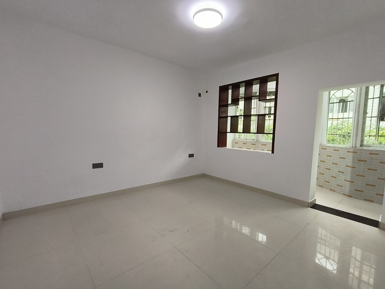 外经小区(南沙路)  2室2厅1卫    87.0万 外经小区(南沙路)  2室2厅1卫    87.0万室内图