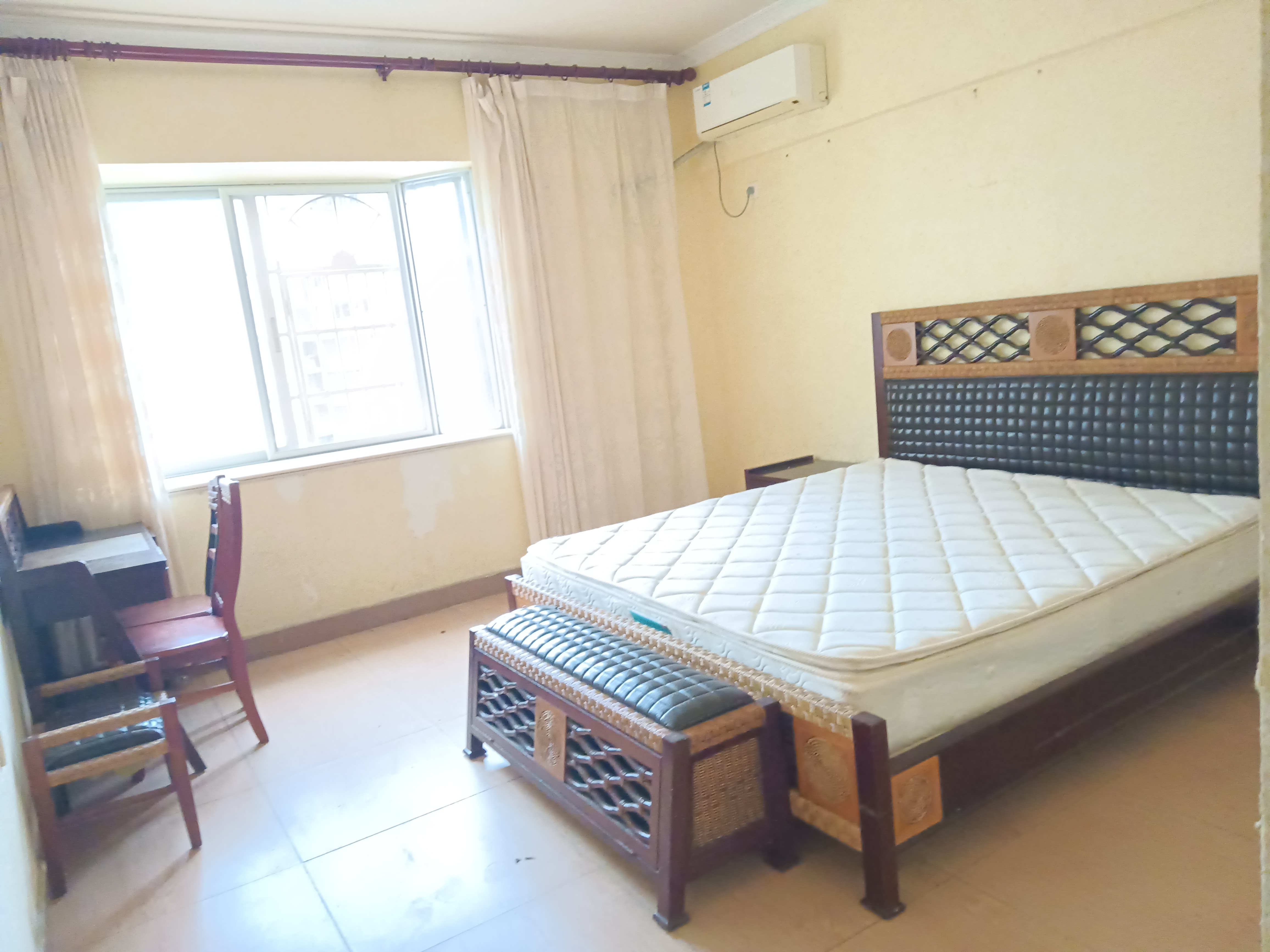 国华公寓 3室2厅2卫 2600.0元/月 国华公寓 3室2厅2卫 2600.0元/月室内图