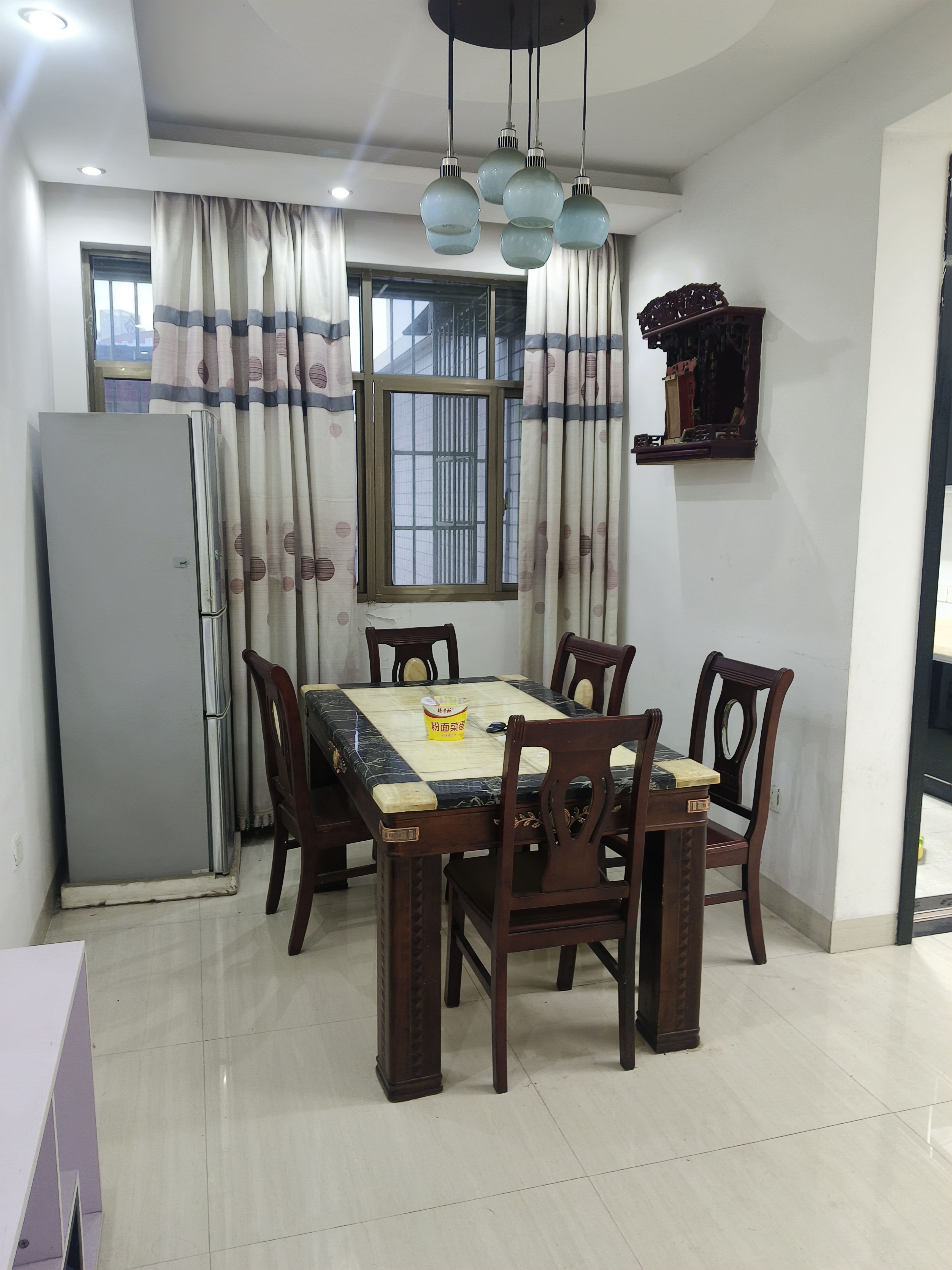 南华大学南校北门家属区 3室2厅1卫 1500.0元/月 南华大学南校北门家属区 3室2厅1卫 1500.0元/月室内图