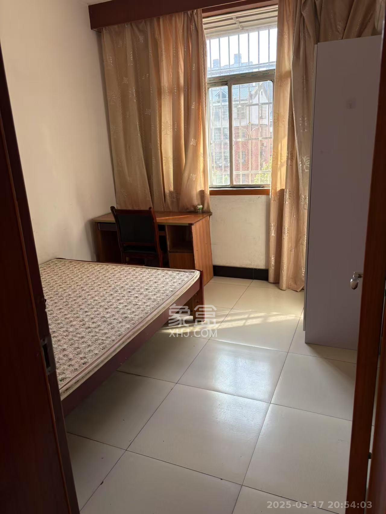 月湖安置小区(马栏山小区) 3室2厅1卫 1600.0元/月 月湖安置小区(马栏山小区) 3室2厅1卫 1600.0元/月室内图