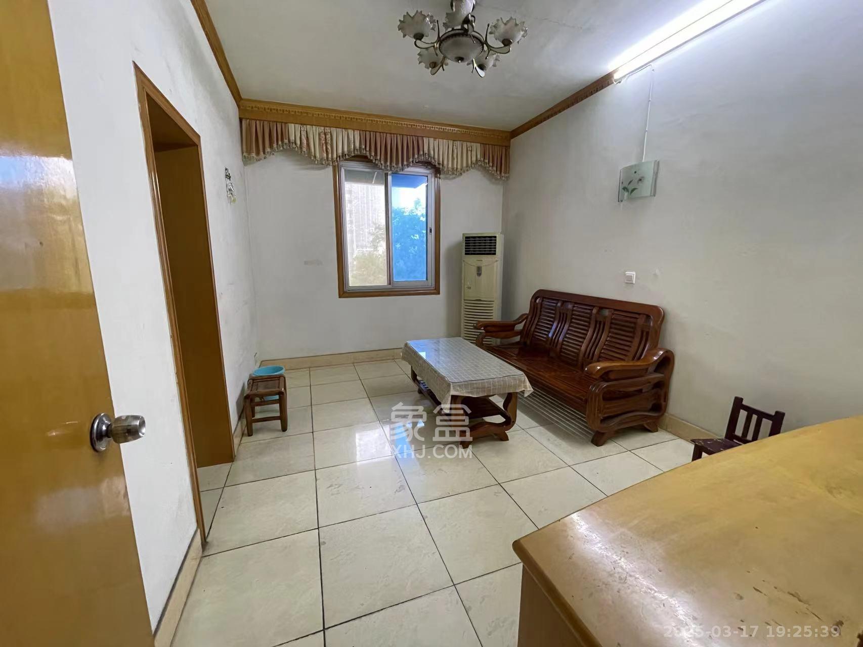 红旗区四片 1室0厅0卫 1300.0元/月 红旗区四片 1室0厅0卫 1300.0元/月室内图