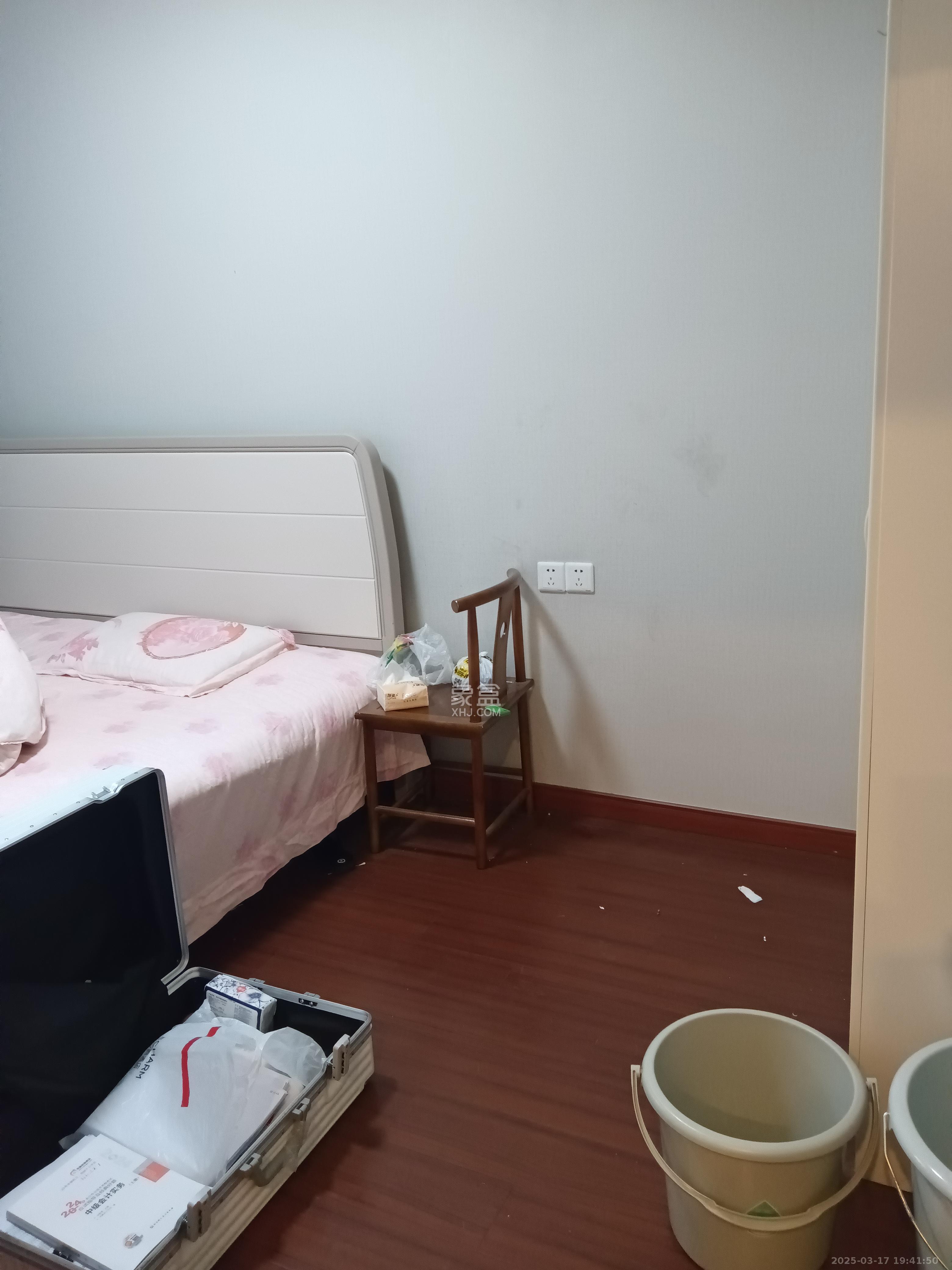 中海珑悦府  4室1厅2卫   3500.00元/月室内图