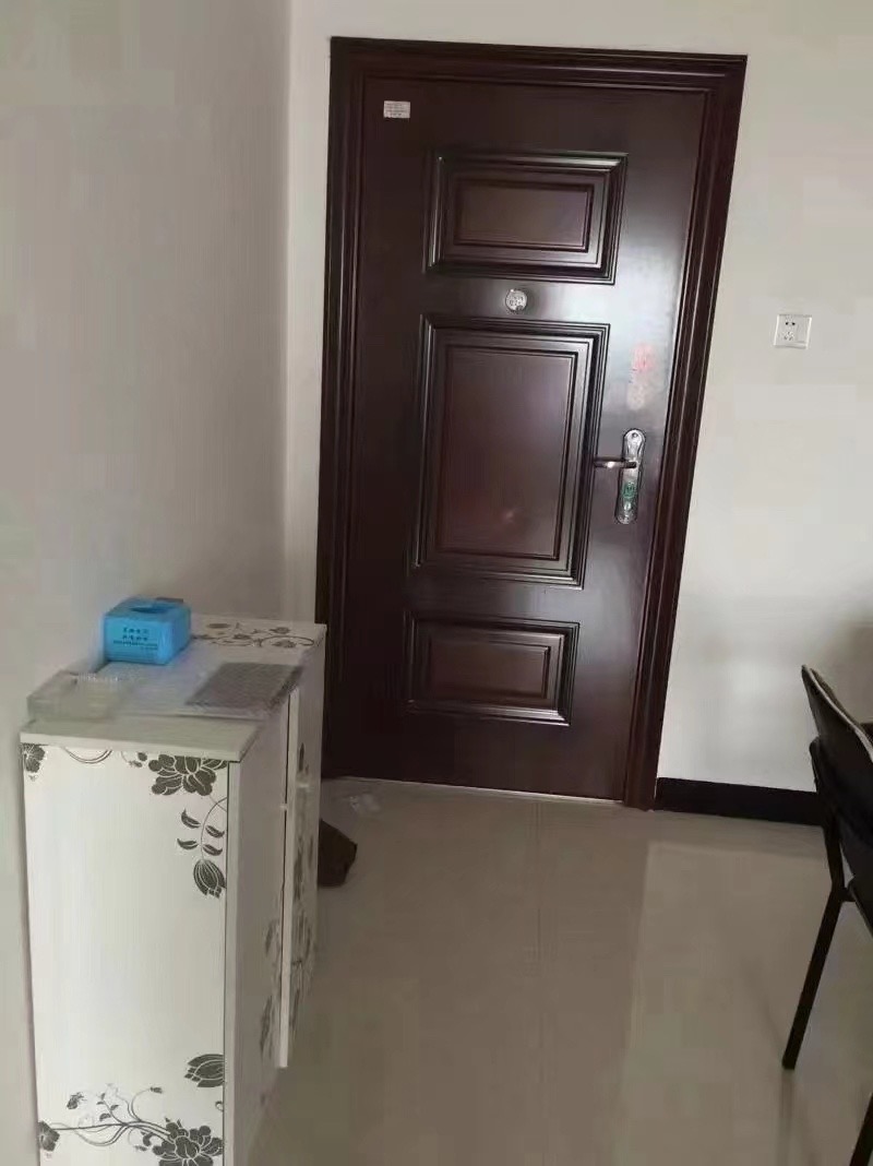 富厚名邸  1室1厅1卫    32.0万 富厚名邸  1室1厅1卫    32.0万客厅