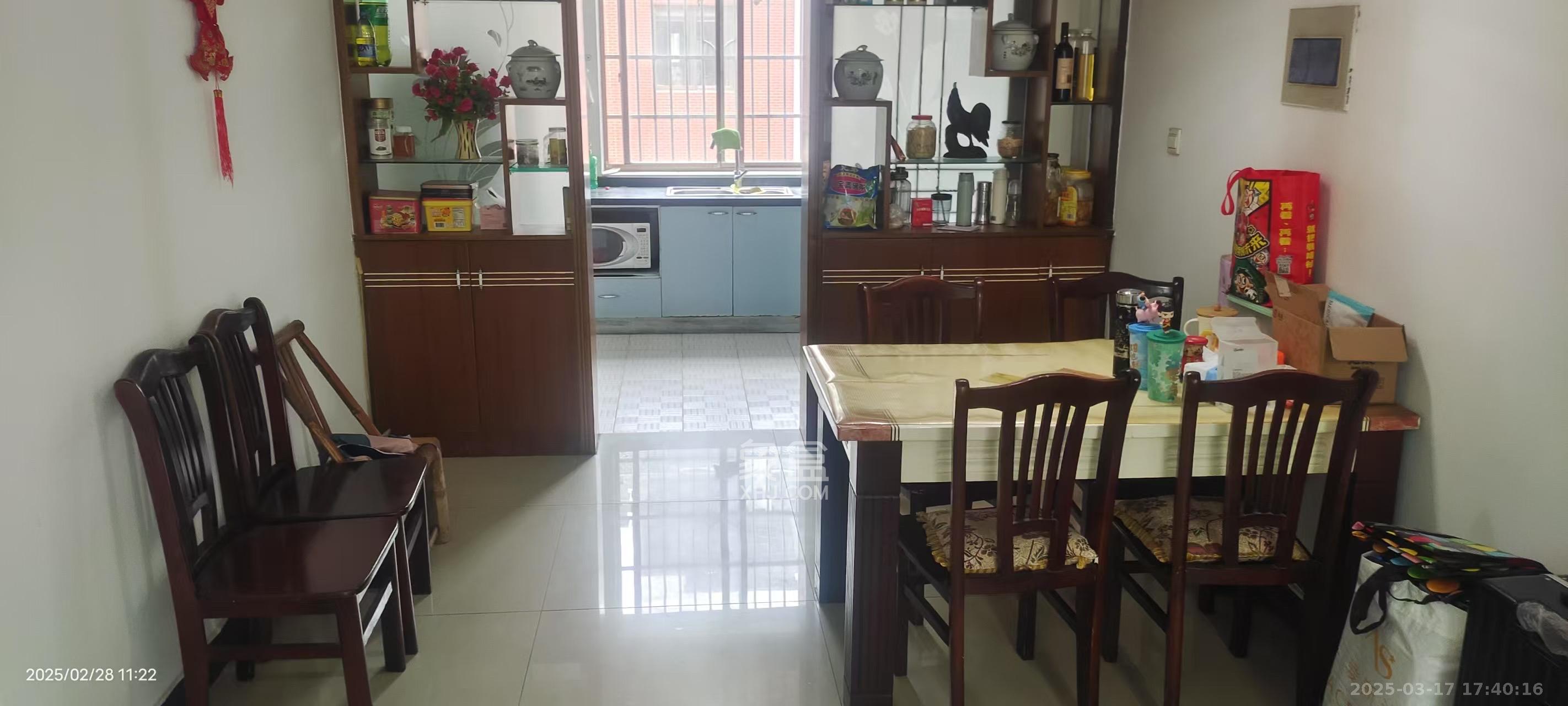 莲湖汽配城  4室2厅1卫    2600.0元/月 莲湖汽配城  4室2厅1卫    2600.0元/月室内图