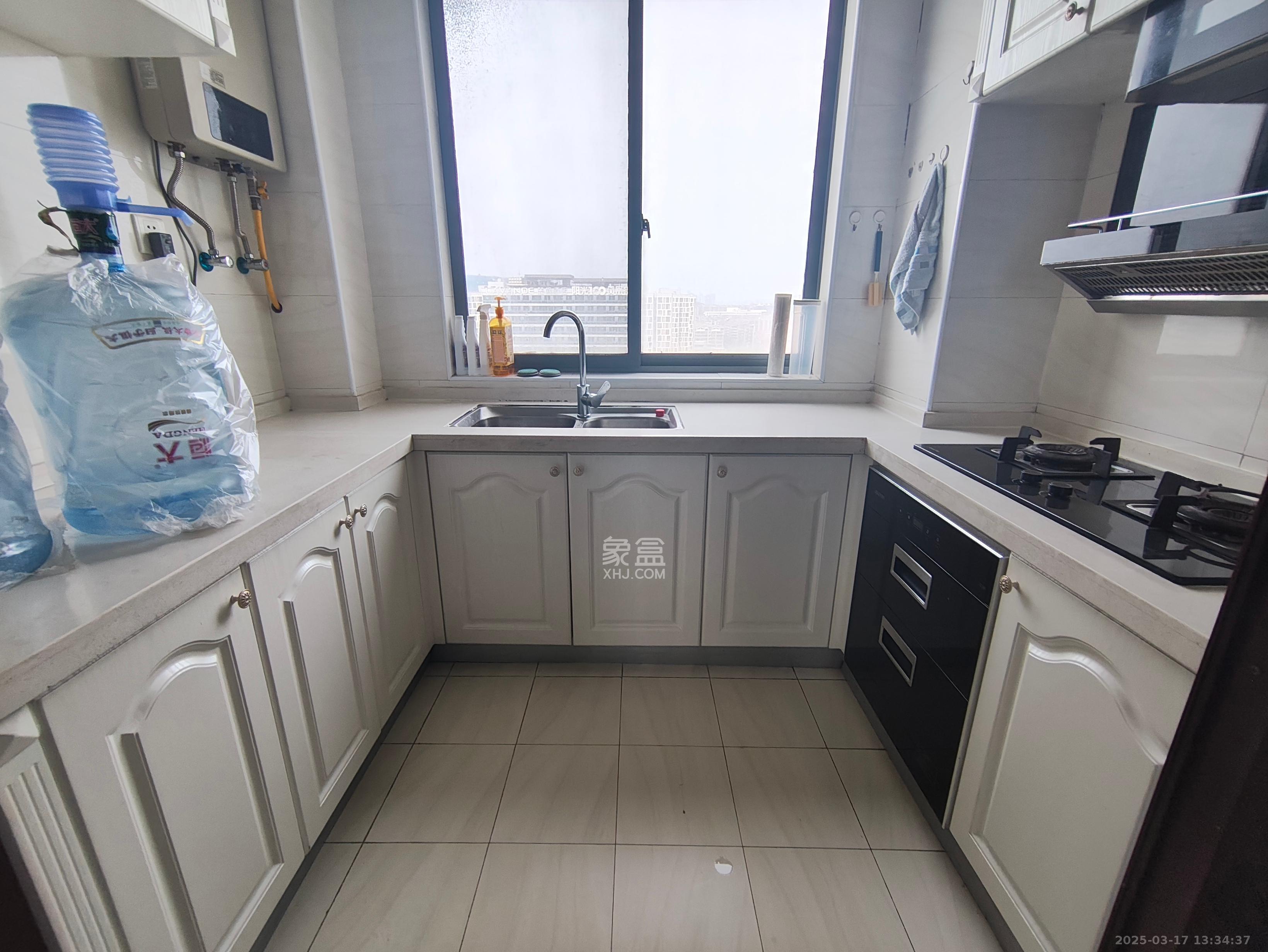 荣升家园(湘江熙岸) 3室2厅1卫 2400.0元/月 荣升家园(湘江熙岸) 3室2厅1卫 2400.0元/月室内图