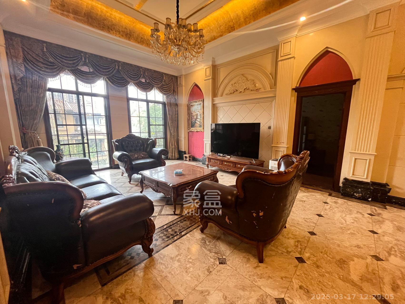 融科檀香山(融科紫檀、香山国际) 6室2厅3卫 13000.0元/月 融科檀香山(融科紫檀、香山国际) 6室2厅3卫 13000.0元/月室内图