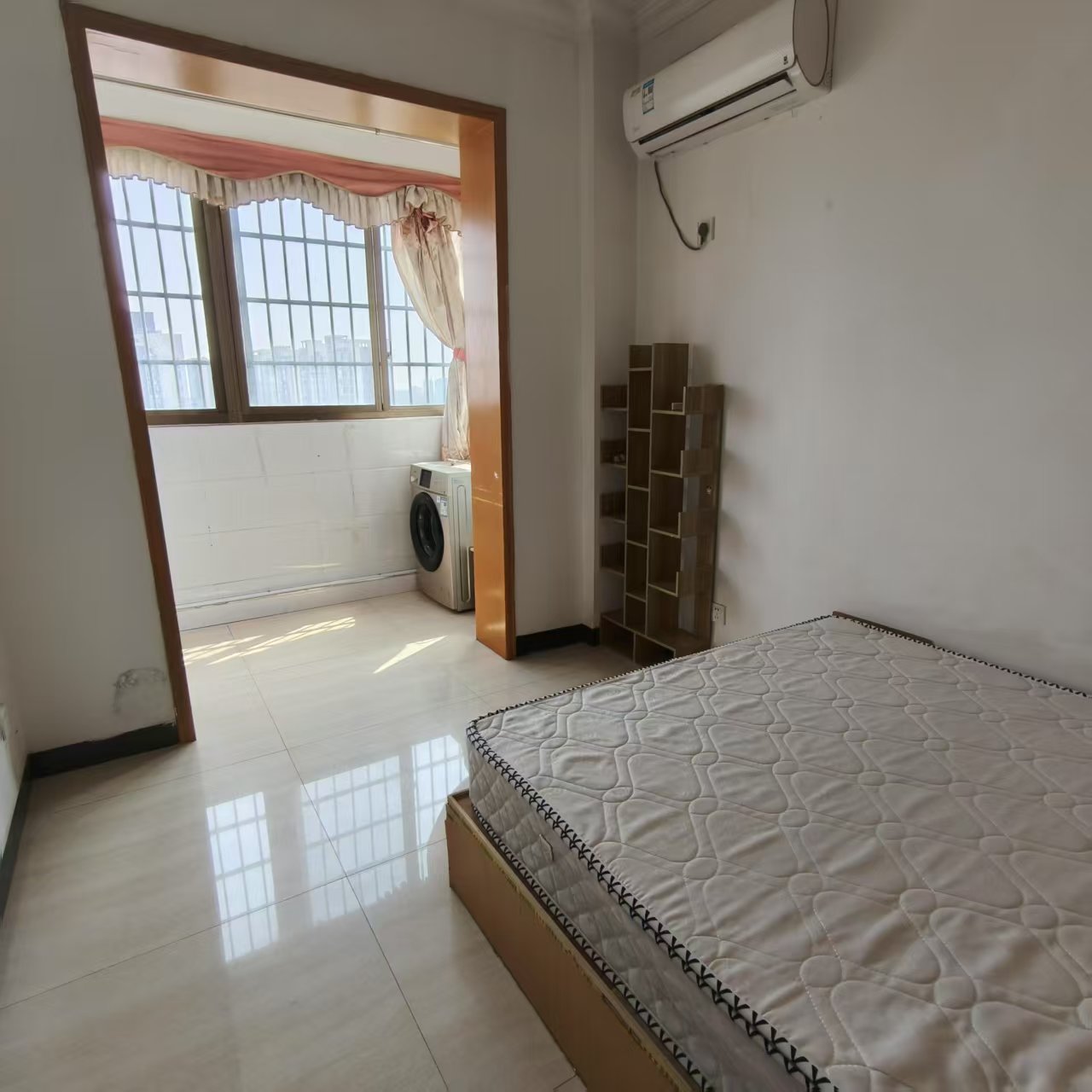 滨江财富中心  3室2厅1卫    1300.0元/月 滨江财富中心  3室2厅1卫    1300.0元/月室内图