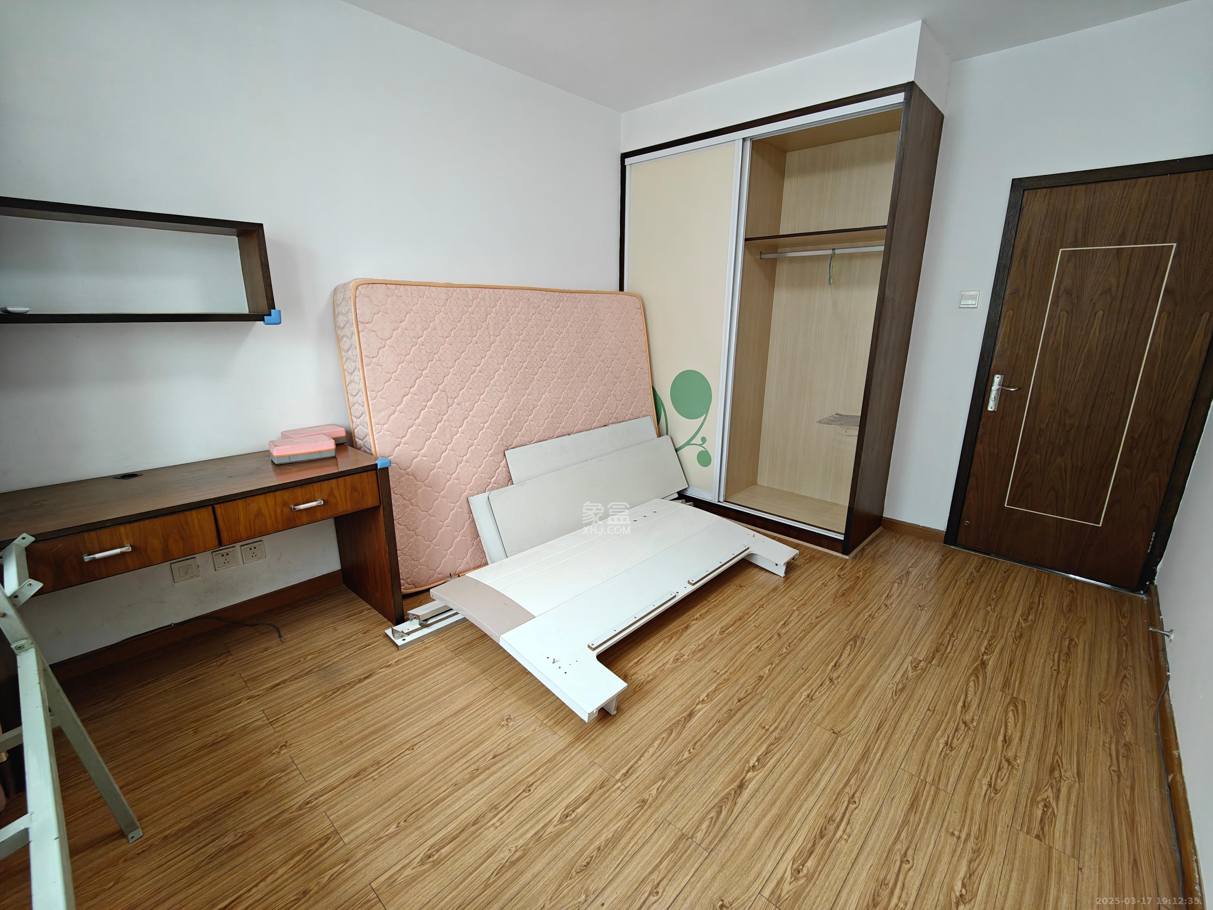 玛依拉山庄 3室2厅2卫 3200.0元/月 玛依拉山庄 3室2厅2卫 3200.0元/月室内图