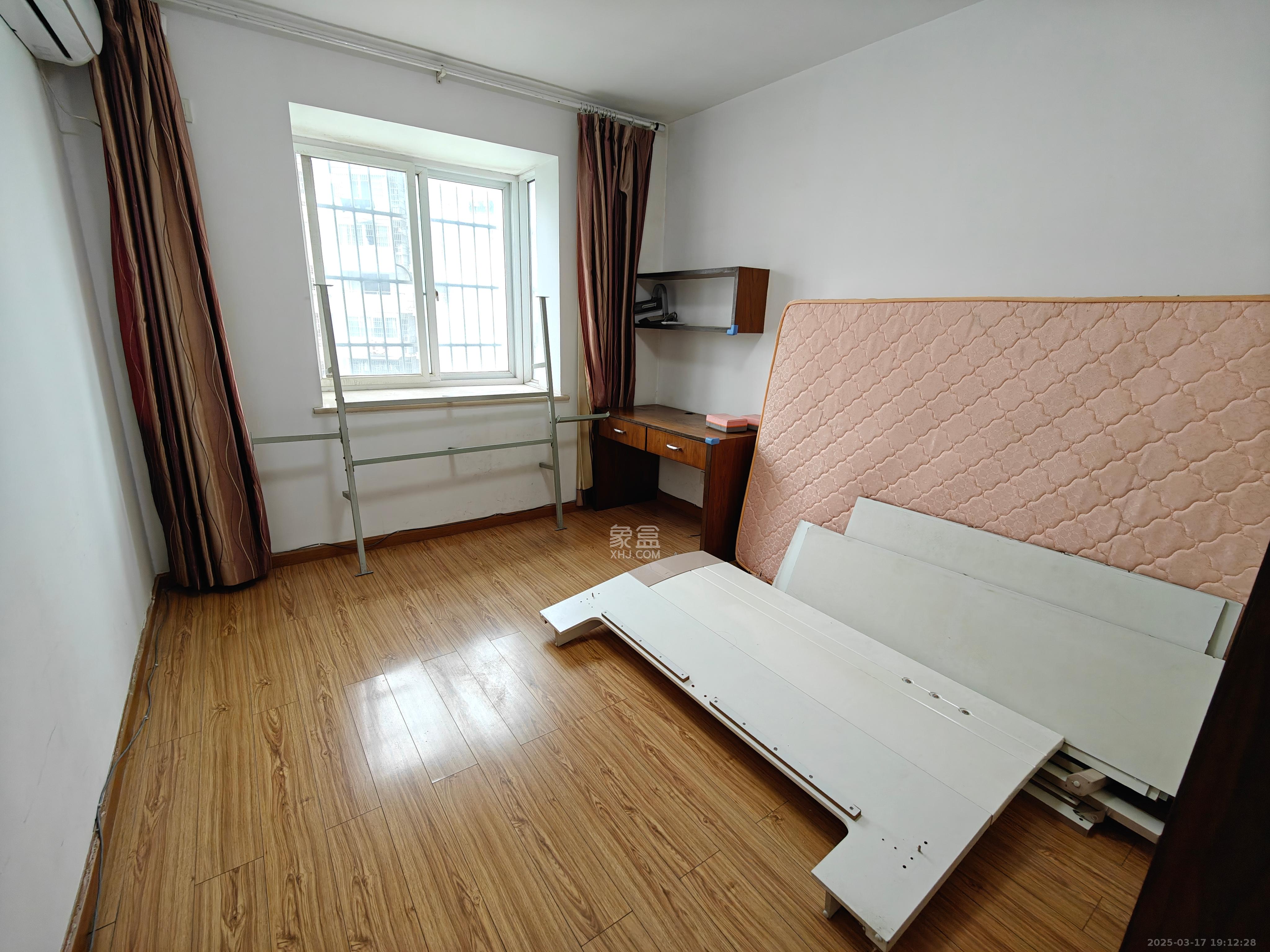 玛依拉山庄 3室2厅2卫 3200.0元/月 玛依拉山庄 3室2厅2卫 3200.0元/月室内图