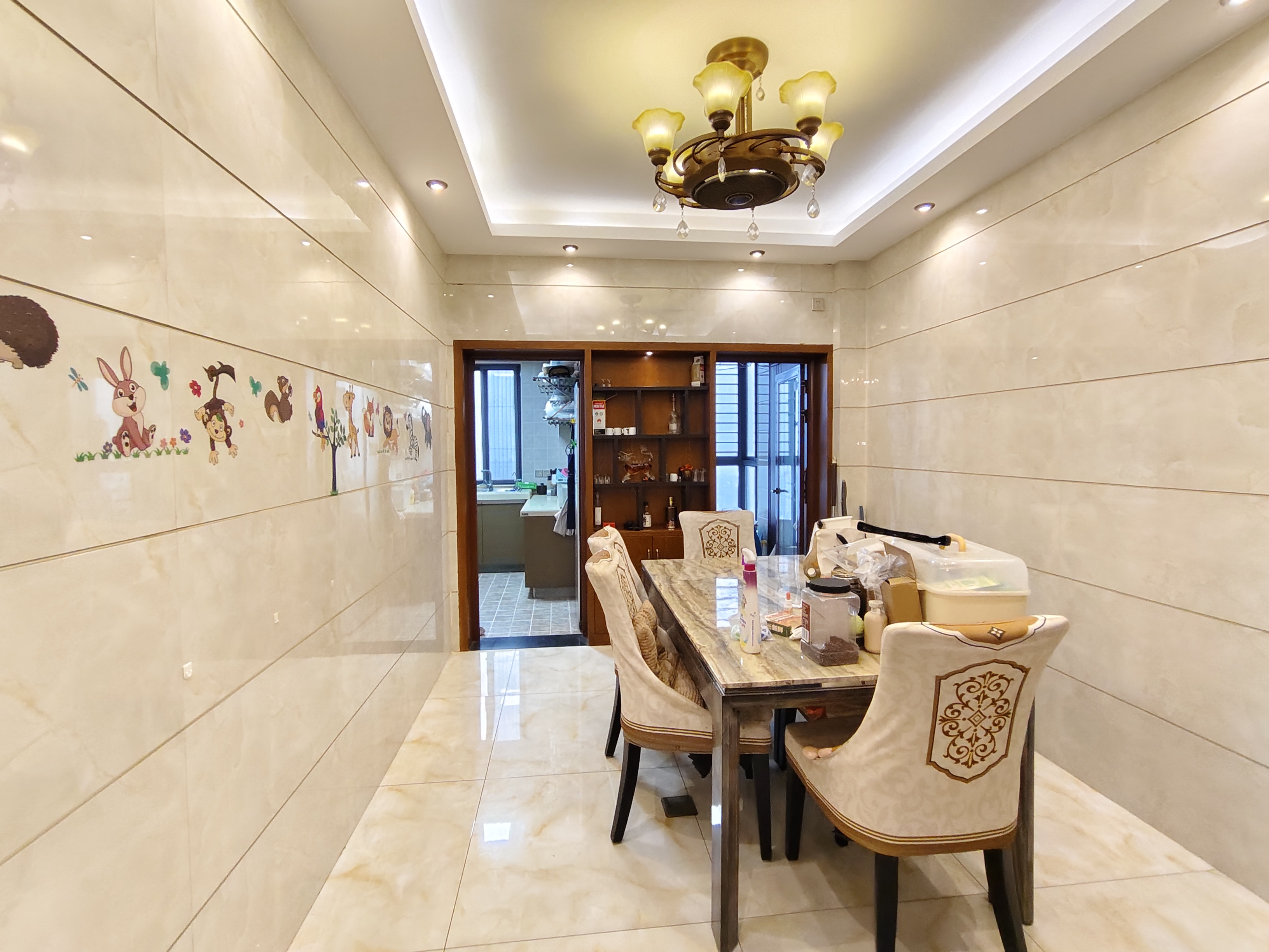 领秀资江 3室2厅2卫 2500.0元/月 领秀资江 3室2厅2卫 2500.0元/月室内图