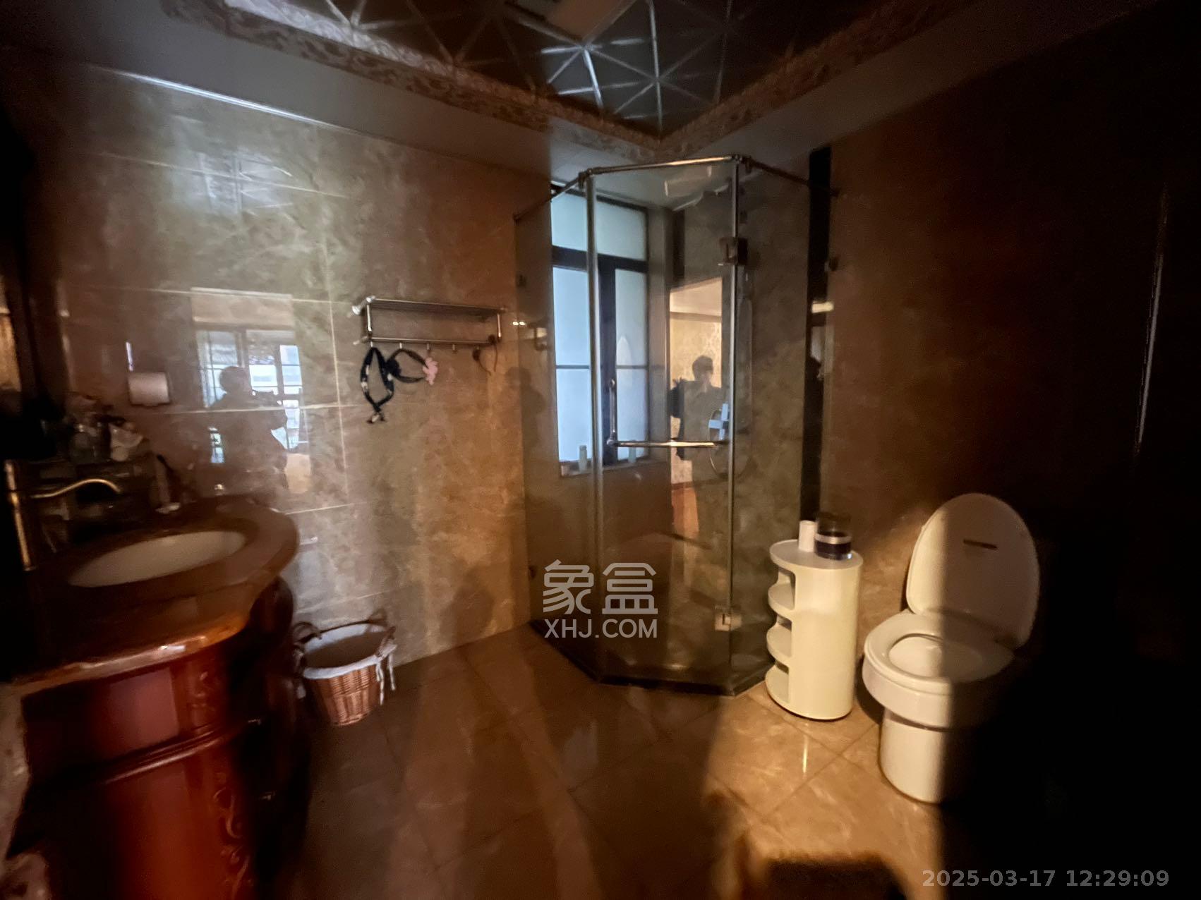 融科檀香山(融科紫檀、香山国际) 6室2厅3卫 13000.0元/月 融科檀香山(融科紫檀、香山国际) 6室2厅3卫 13000.0元/月室内图