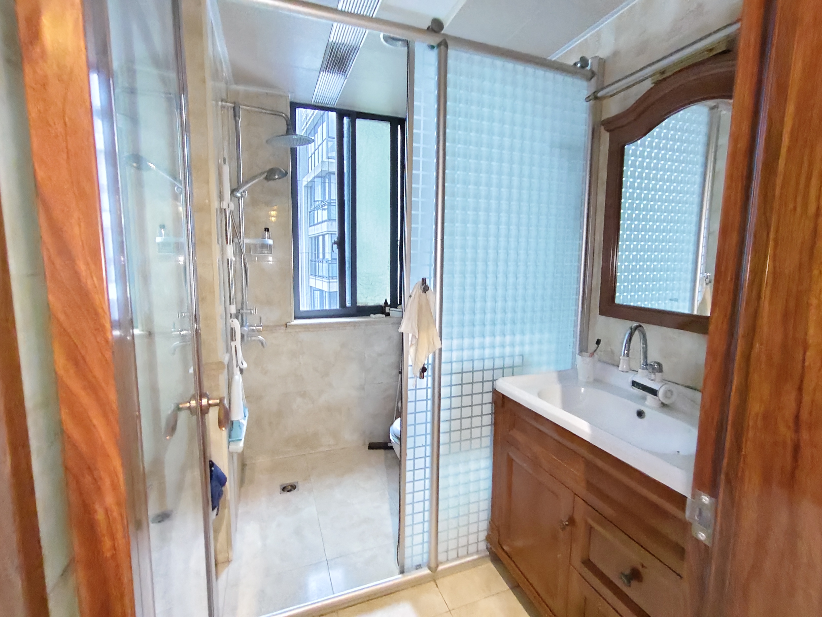 领秀资江 3室2厅2卫 2500.0元/月 领秀资江 3室2厅2卫 2500.0元/月室内图