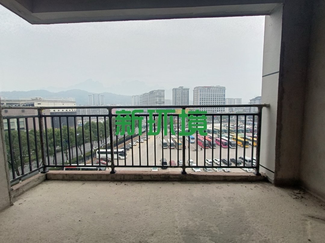 靛达广场 3室2厅2卫 66.0万 靛达广场 3室2厅2卫 66.0万客厅