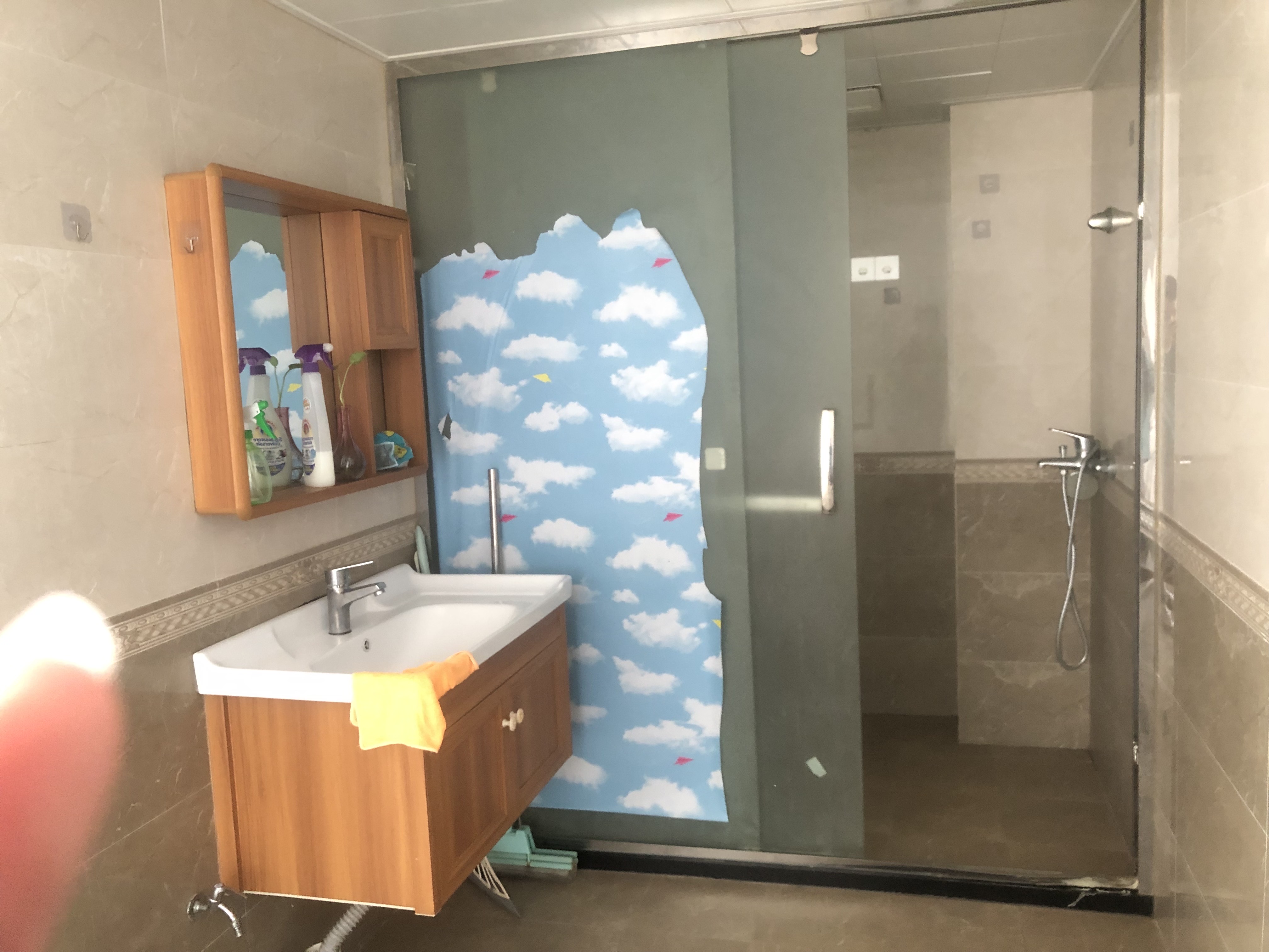 南门口安置小区一期 3室2厅2卫 2500.0元/月 南门口安置小区一期 3室2厅2卫 2500.0元/月室内图