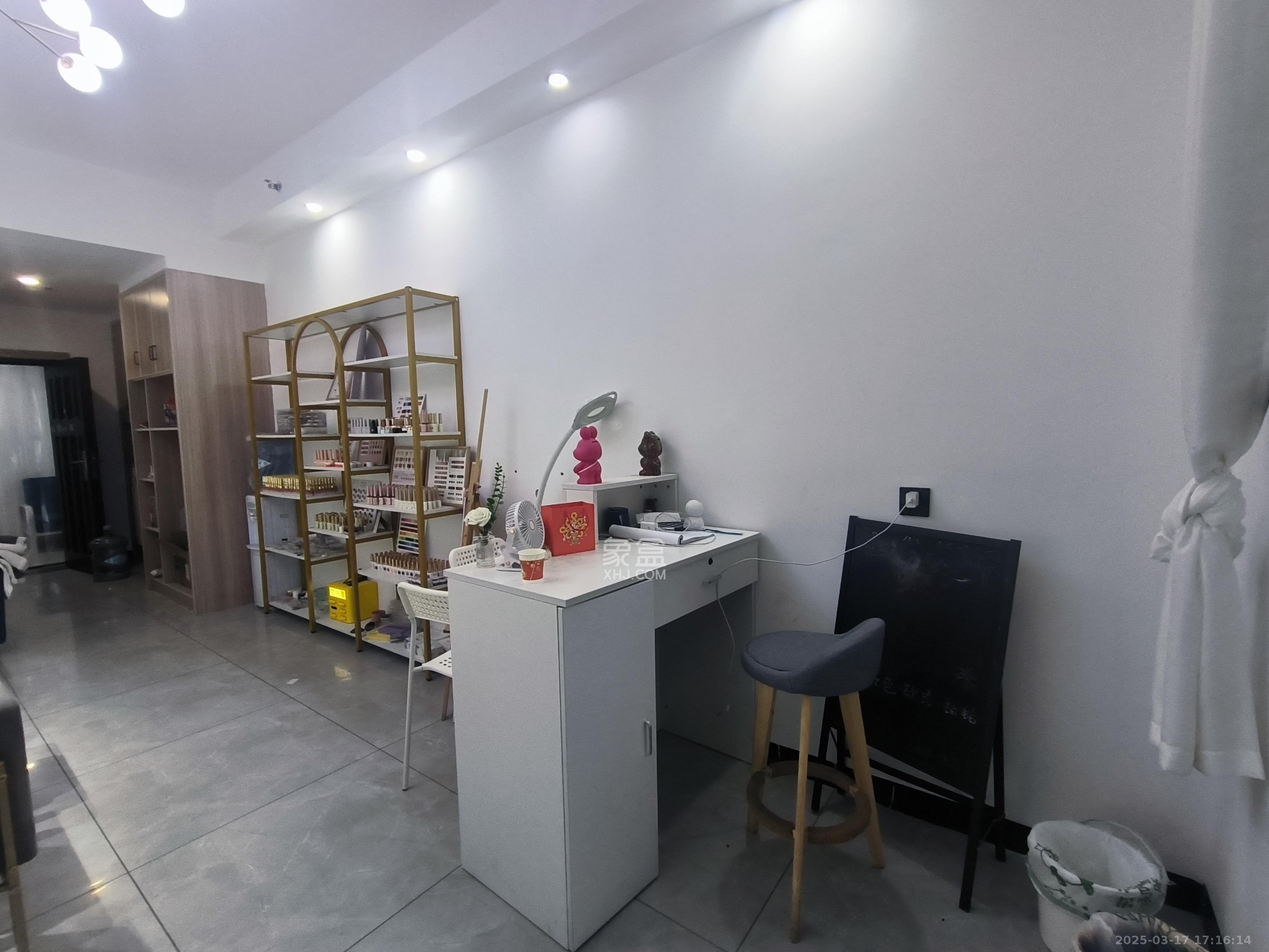 明发国际城  1室1厅1卫    1500.0元/月 明发国际城  1室1厅1卫    1500.0元/月室内图