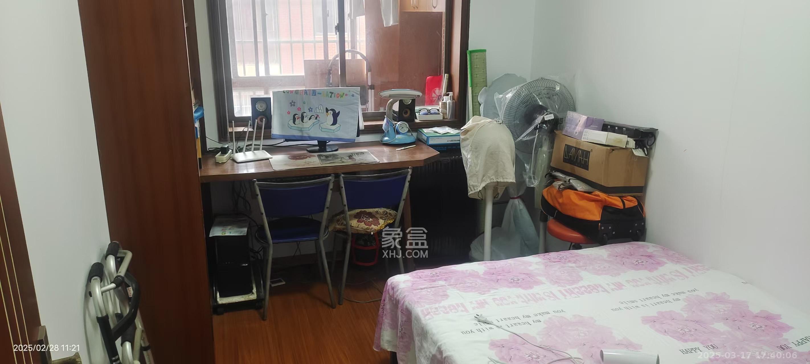 莲湖汽配城  4室2厅1卫    2600.0元/月 莲湖汽配城  4室2厅1卫    2600.0元/月室内图1