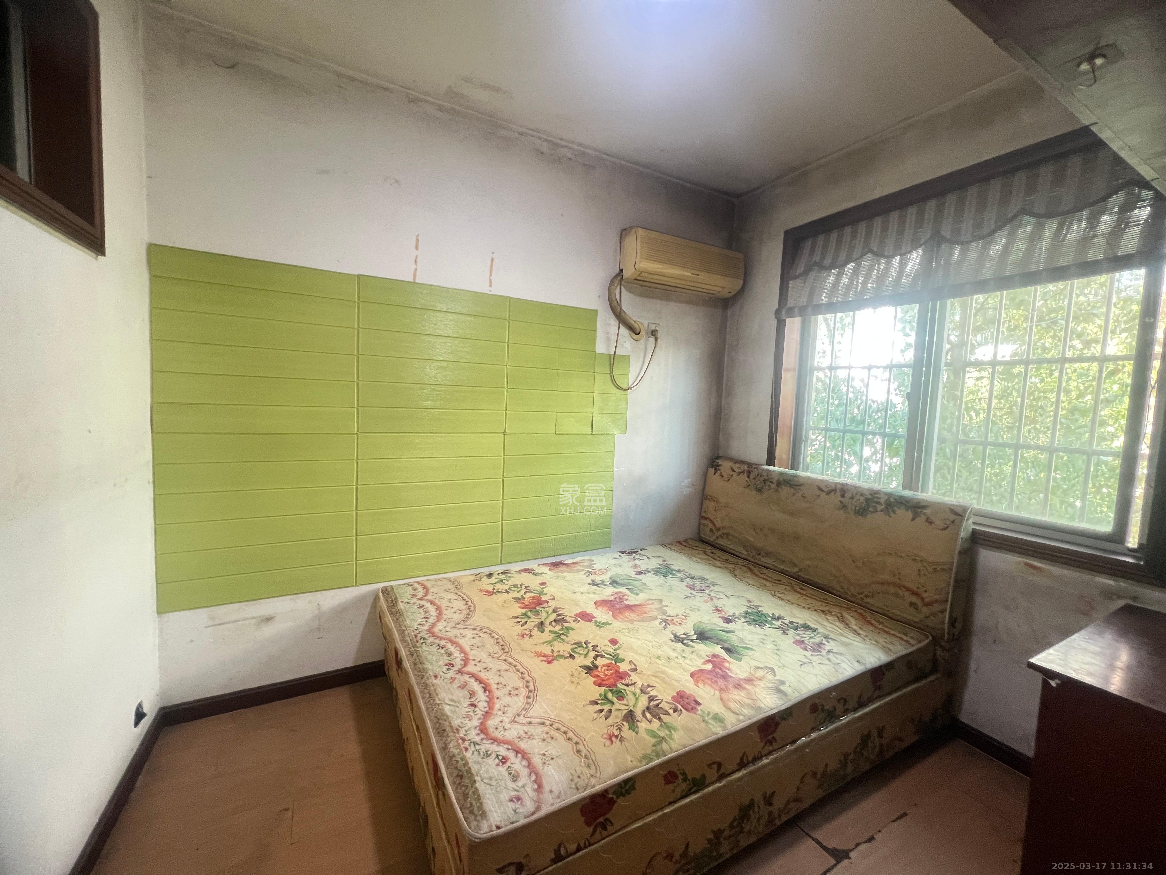 中南汽车世界  3室2厅2卫   1300.00元/月室内图
