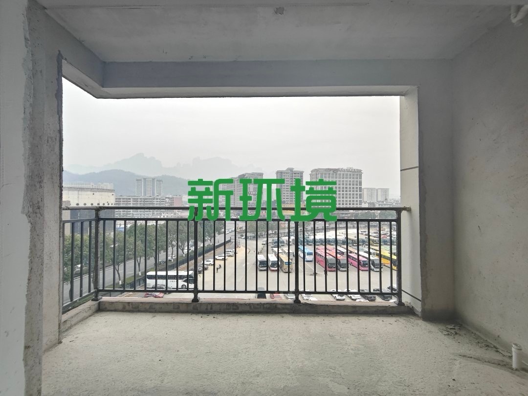 靛达广场 3室2厅2卫 66.0万 靛达广场 3室2厅2卫 66.0万客厅