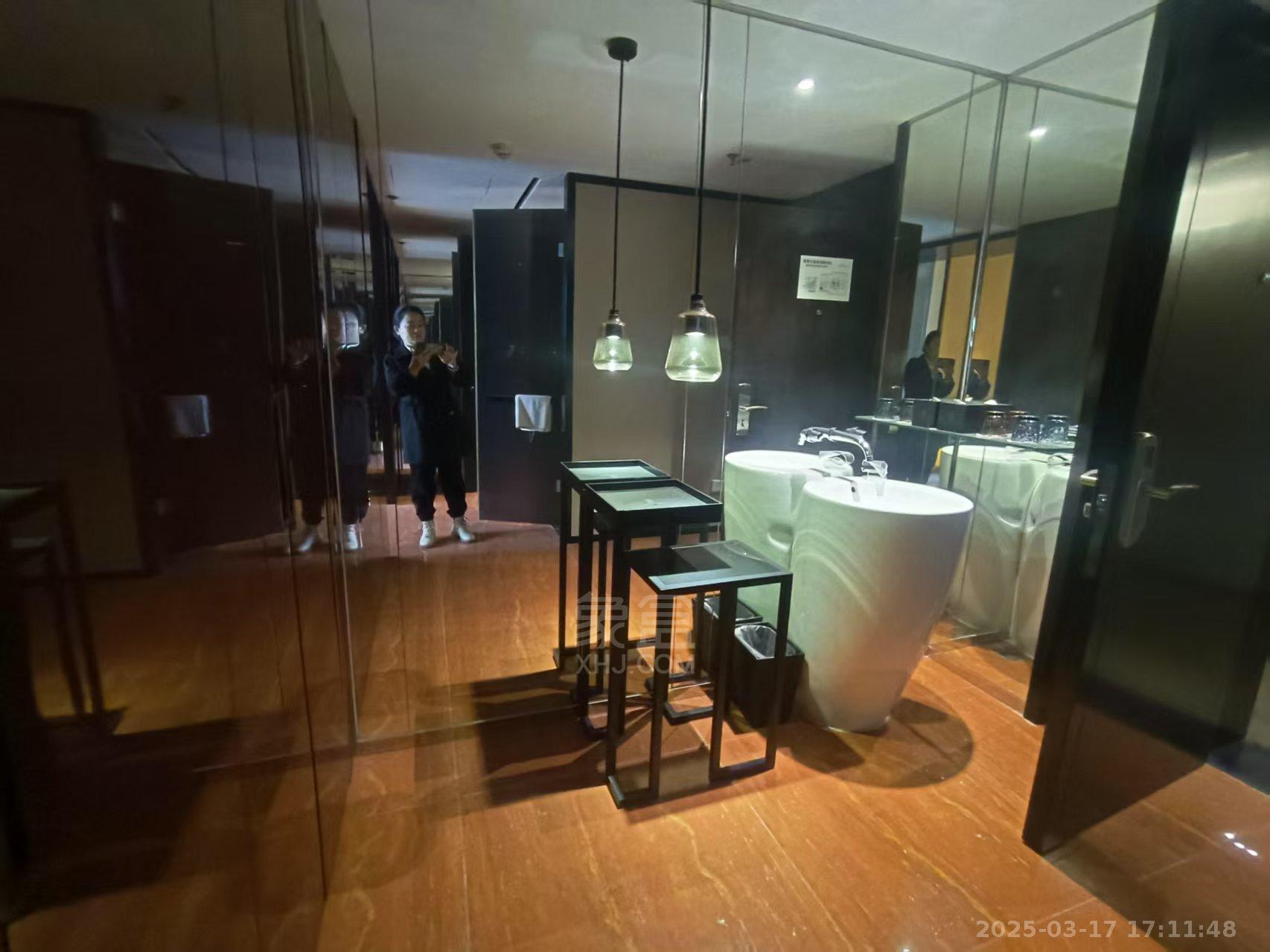 银天国际 1室1厅1卫 1300.0元/月 银天国际 1室1厅1卫 1300.0元/月室内图