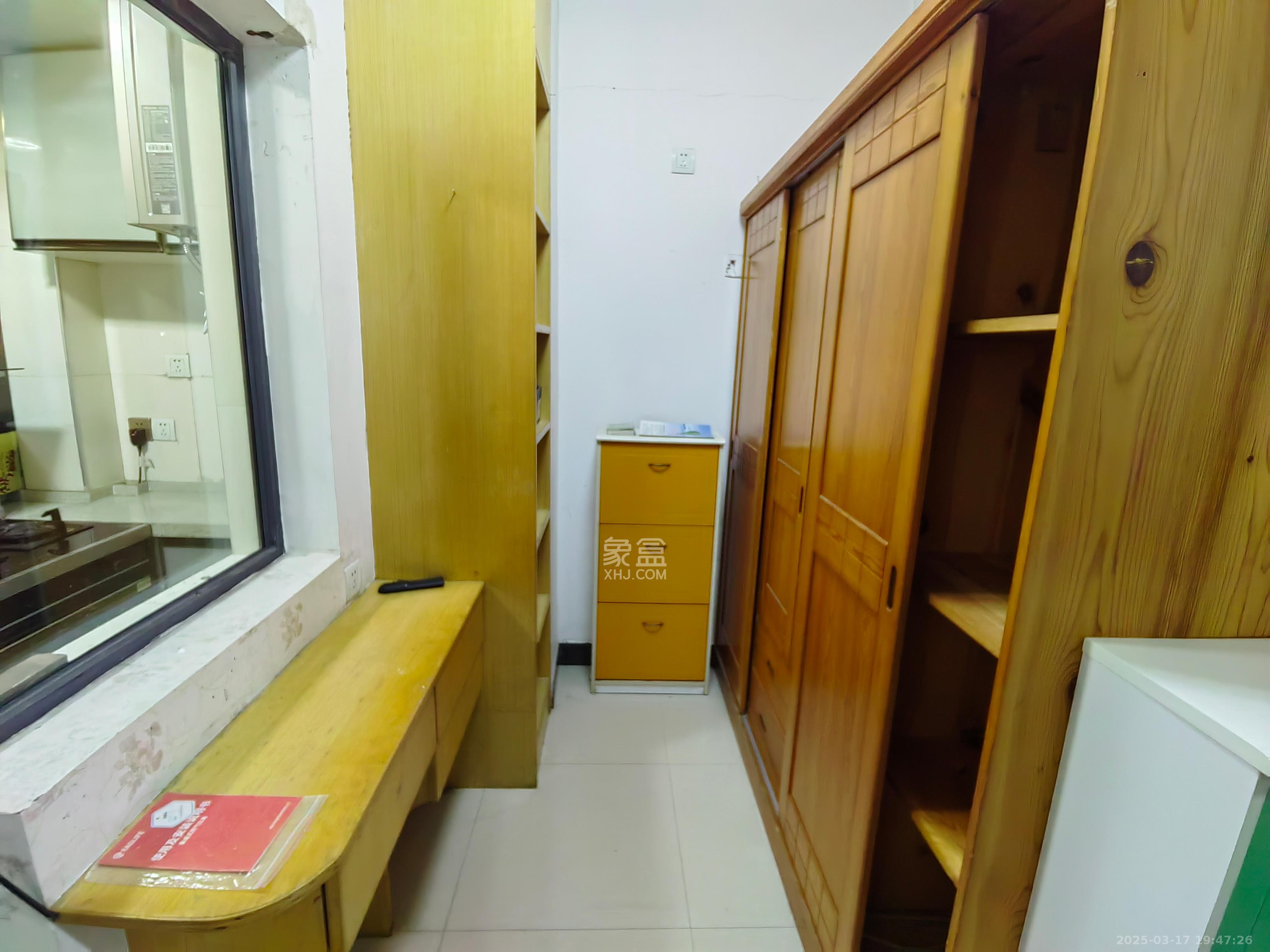 中信城市广场(中信新城一期) 1室0厅1卫 1200.0元/月 中信城市广场(中信新城一期) 1室0厅1卫 1200.0元/月室内图