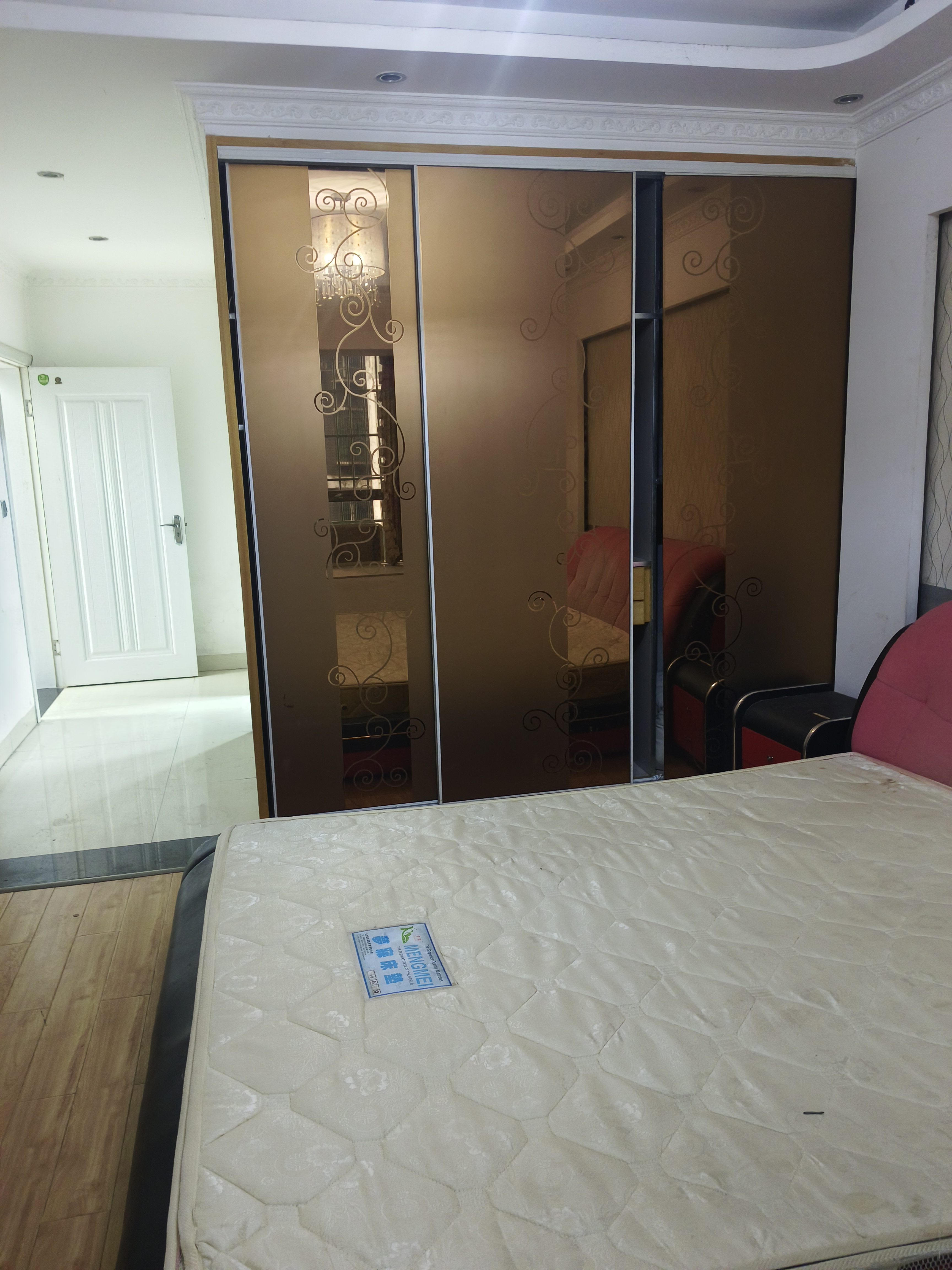 南华大学南校北门家属区 3室2厅1卫 1500.0元/月 南华大学南校北门家属区 3室2厅1卫 1500.0元/月室内图