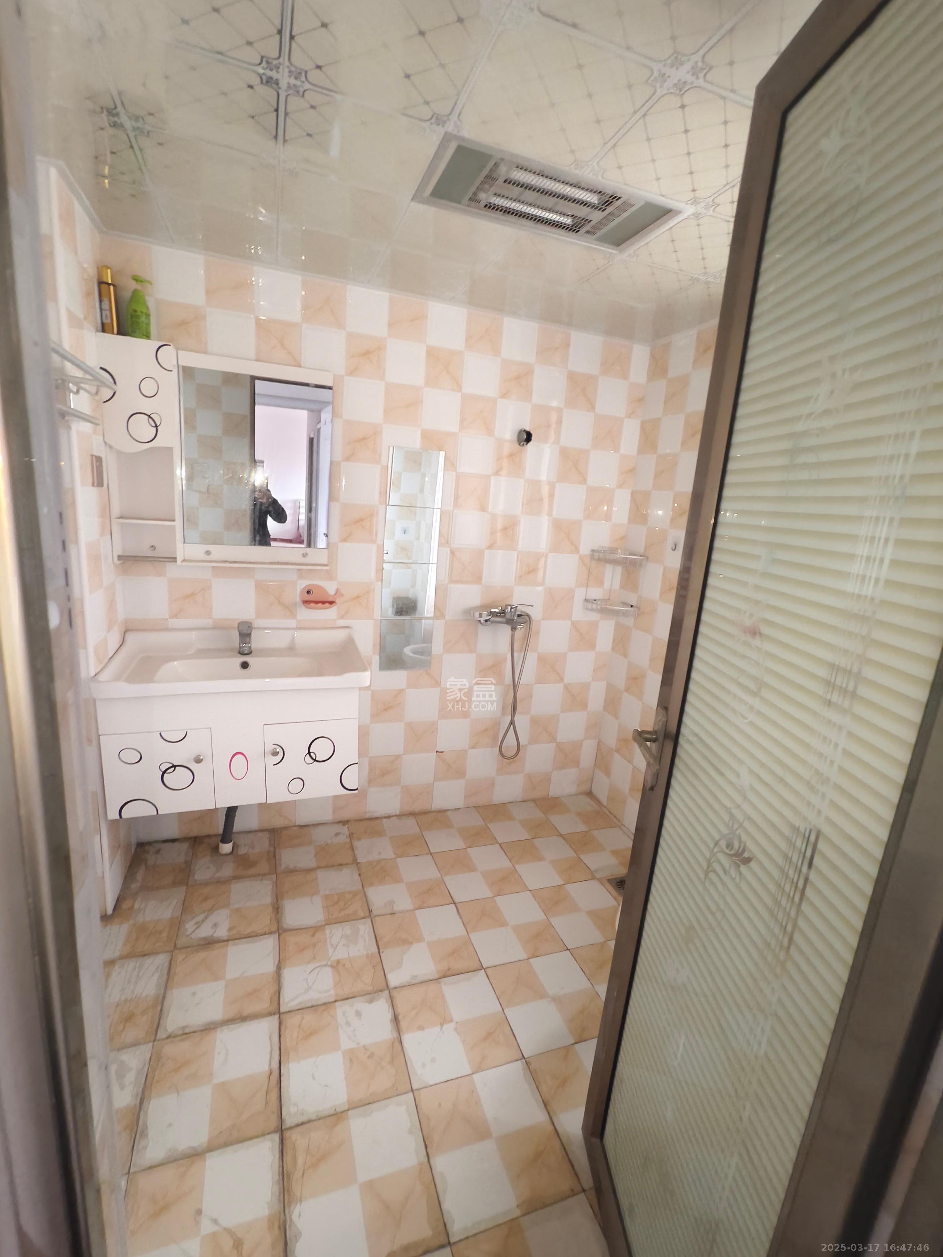夏威夷碧水春城（碧桂园城市花园）  3室2厅2卫   2000.00元/月室内图