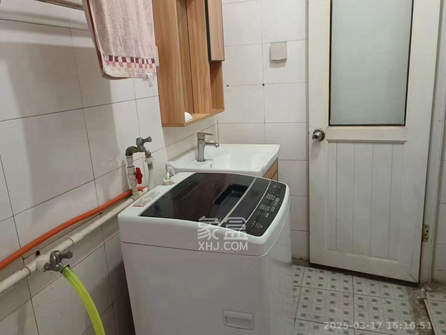 高桥火焰市场 2室1厅1卫 1600.0元/月 高桥火焰市场 2室1厅1卫 1600.0元/月室内图