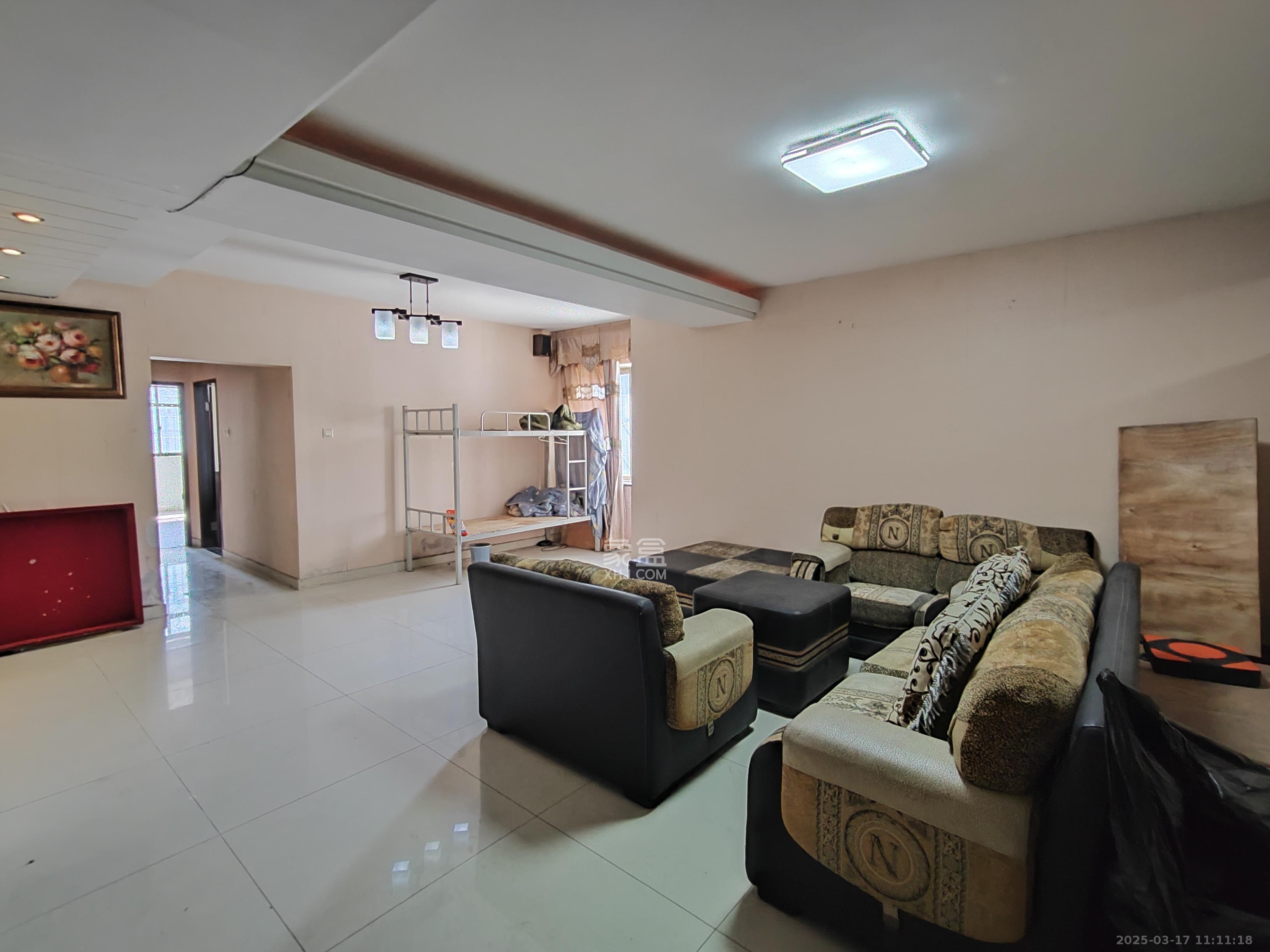 天心城市广场(黄金之城) 3室2厅2卫 3000.0元/月 天心城市广场(黄金之城) 3室2厅2卫 3000.0元/月室内图