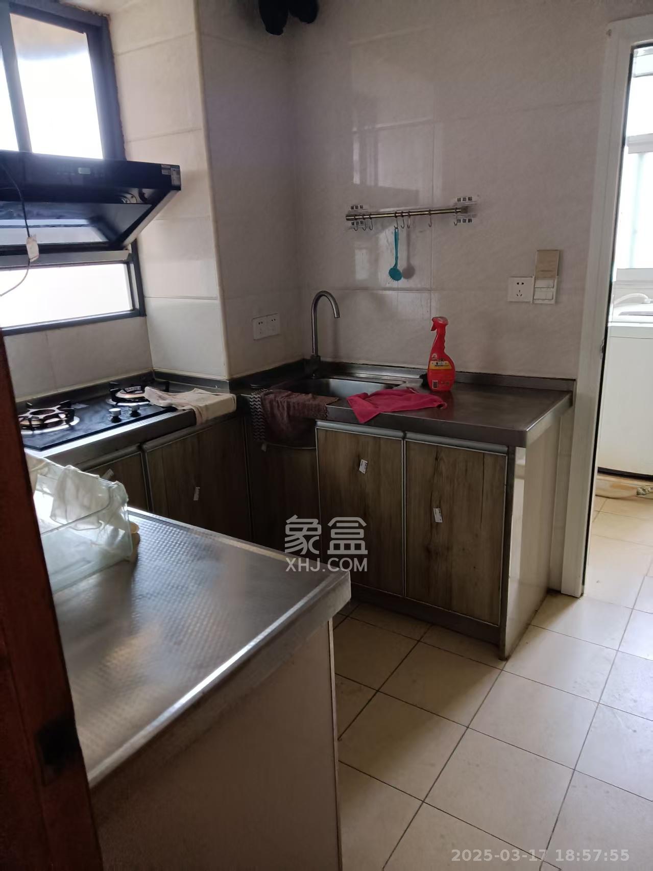 散热器厂宿舍 2室1厅1卫 1300.0元/月 散热器厂宿舍 2室1厅1卫 1300.0元/月室内图